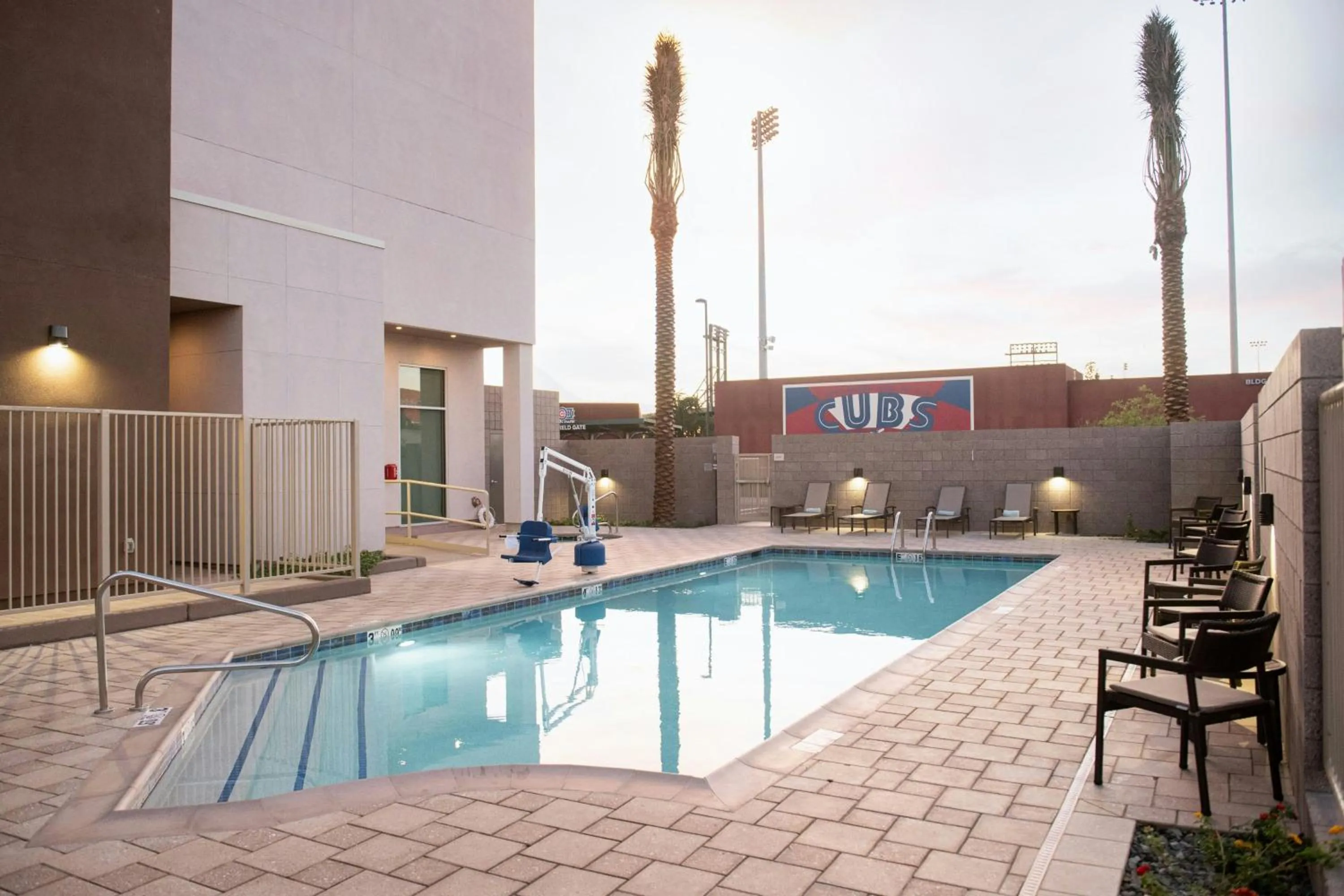 Swimming pool in Courtyard by Marriott Mesa at Wrigleyville West
