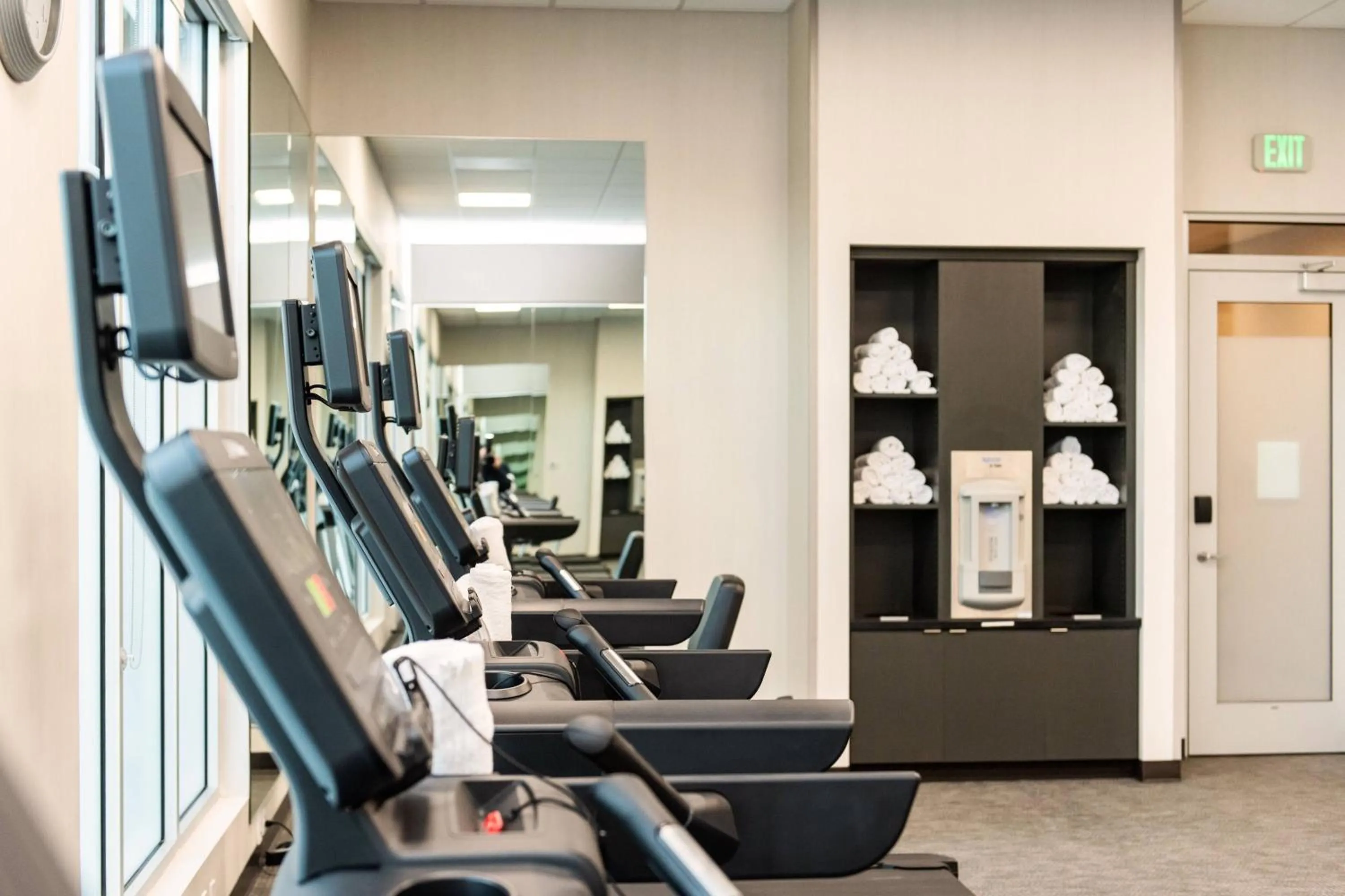 Fitness centre/facilities in Courtyard by Marriott Mesa at Wrigleyville West