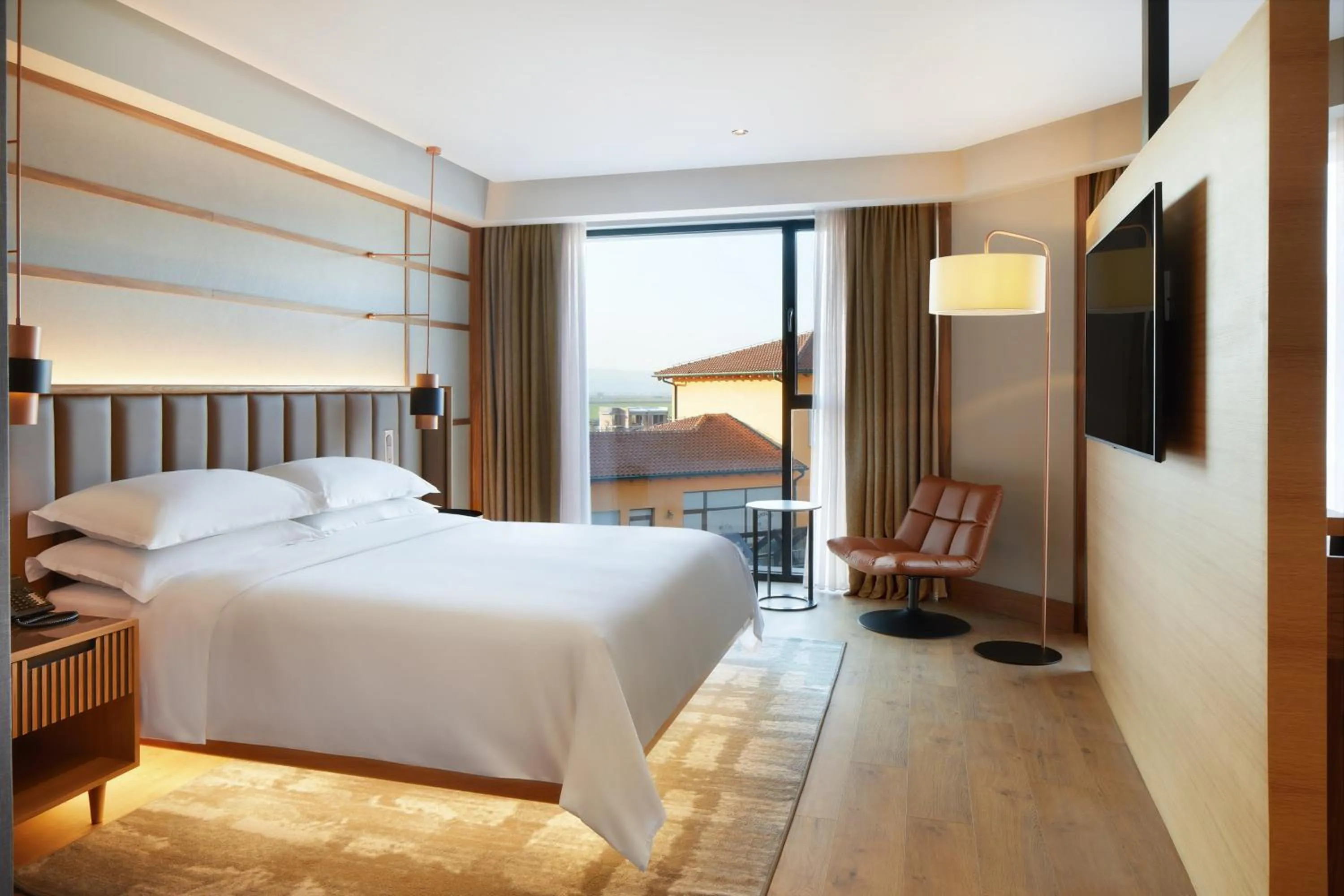 Photo of the whole room, Bed in Four Points by Sheraton Prishtina City