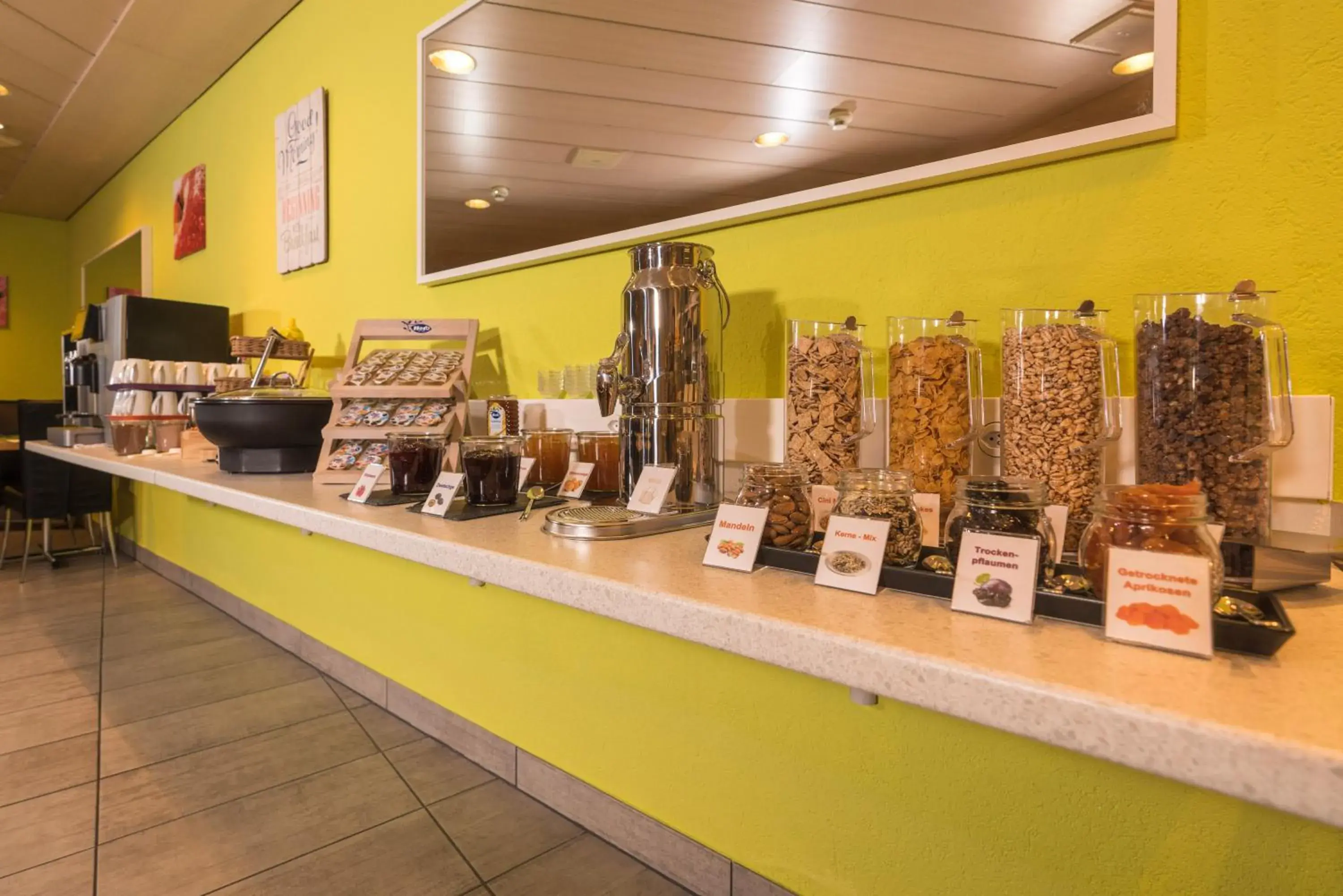 Restaurant/places to eat in Hotel Waldhorn Restaurant/places to eat in Hotel Waldhorn