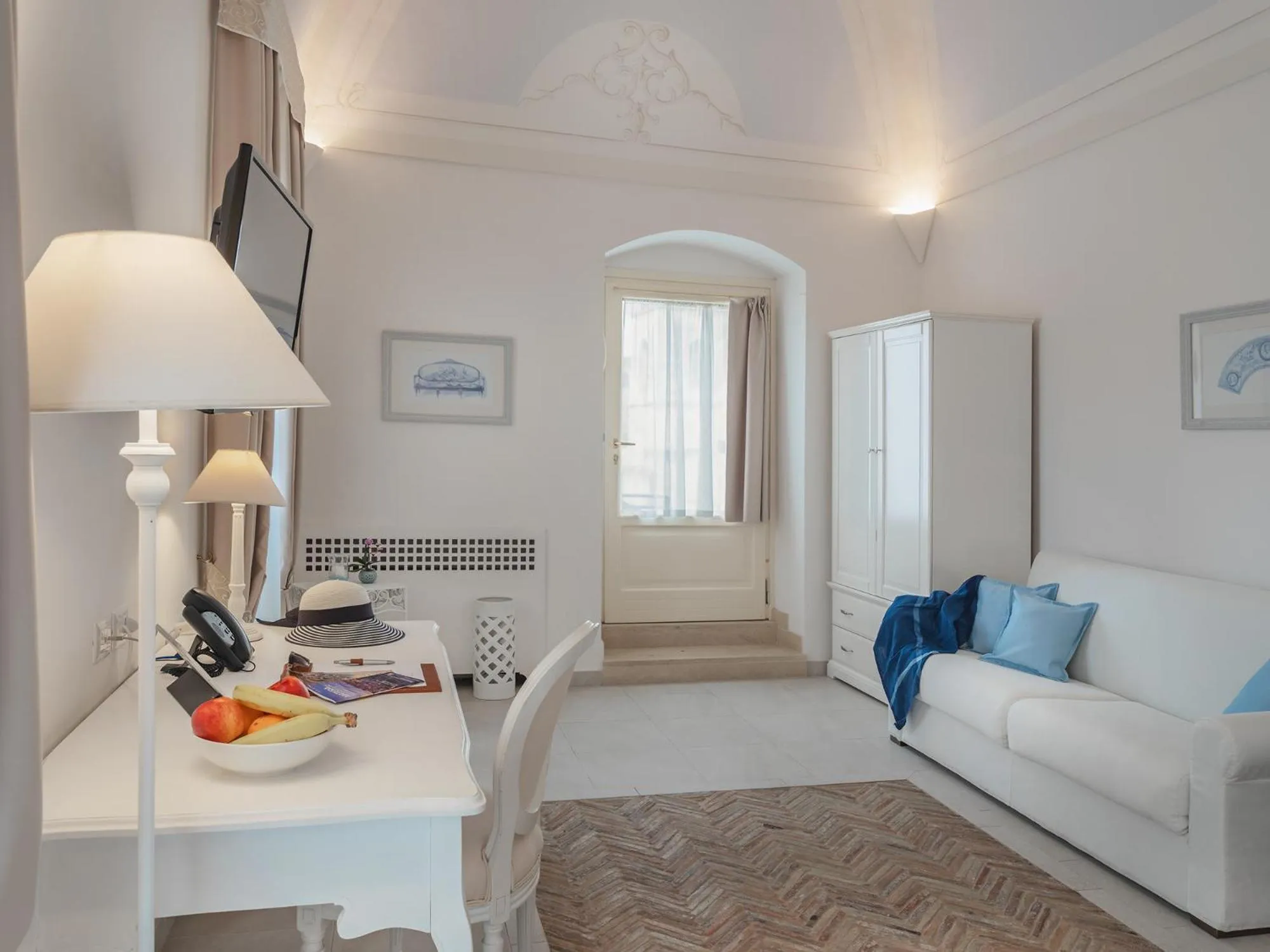 Seating area in Palazzo Degli Abati