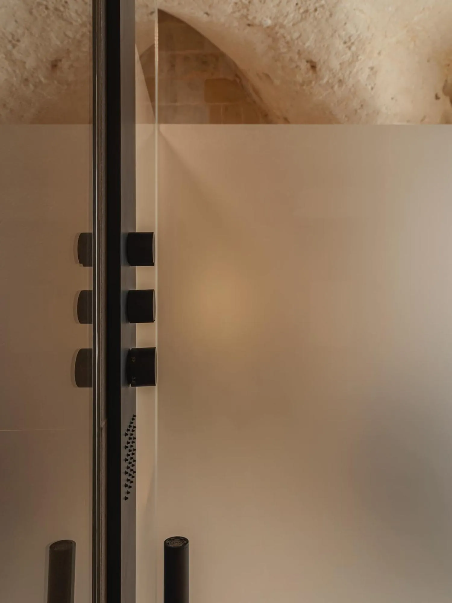 Shower in Palazzo Degli Abati