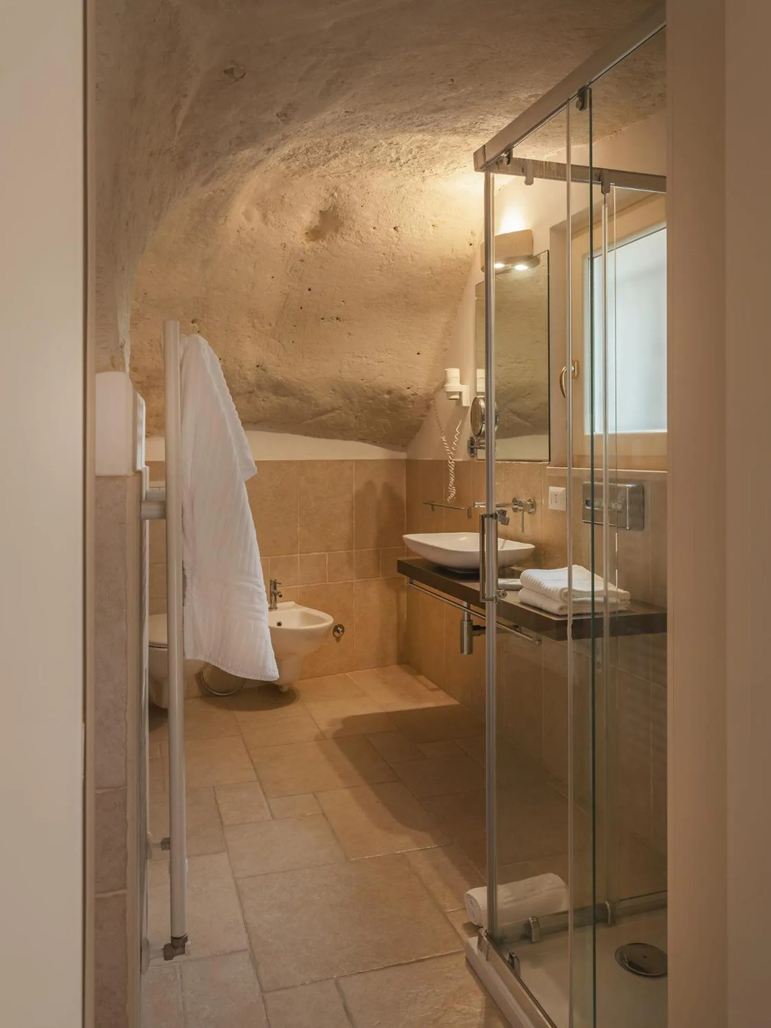Shower in Palazzo Degli Abati