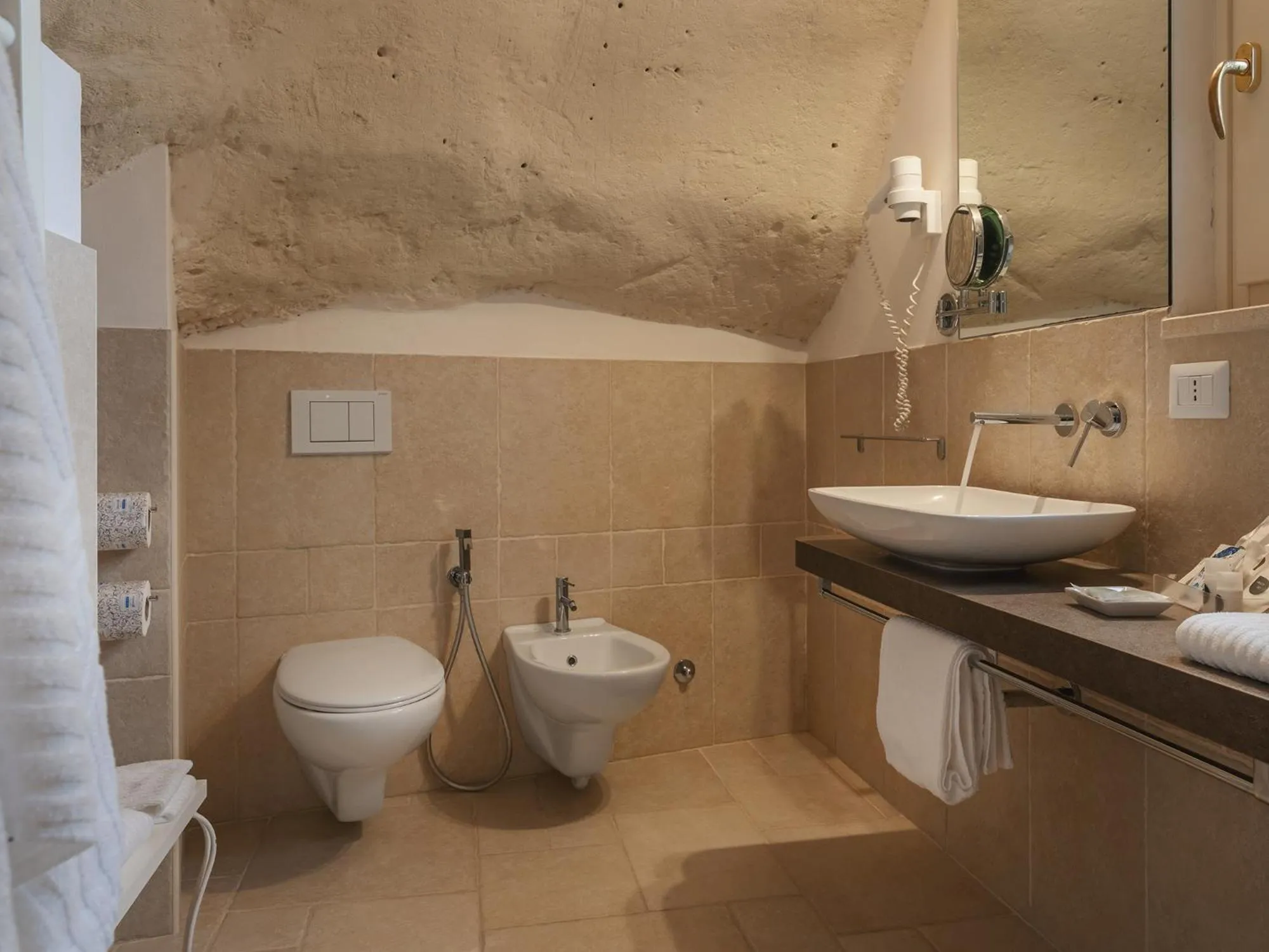 Toilet in Palazzo Degli Abati