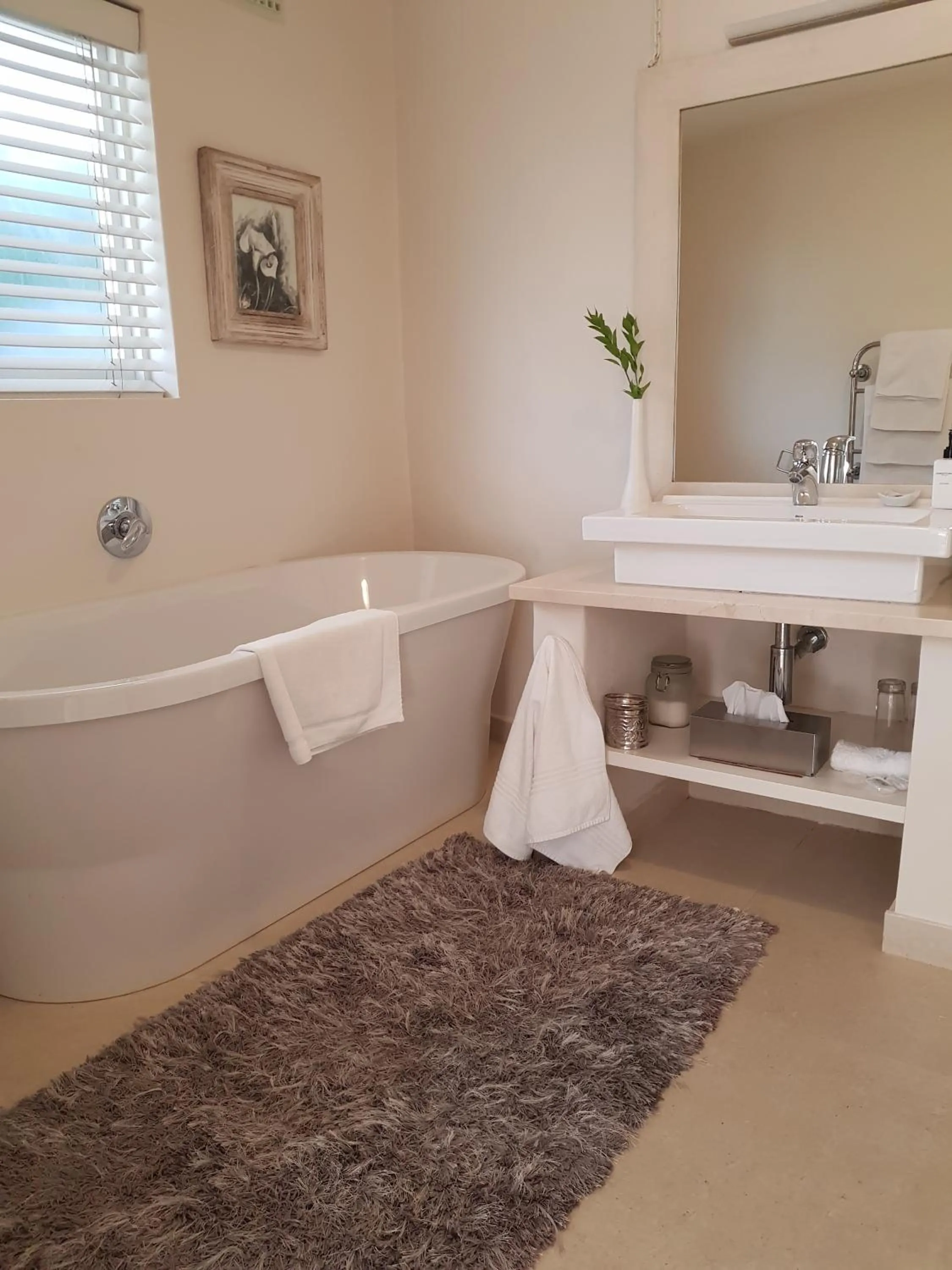 Bathroom in Leisure Isle Lodge