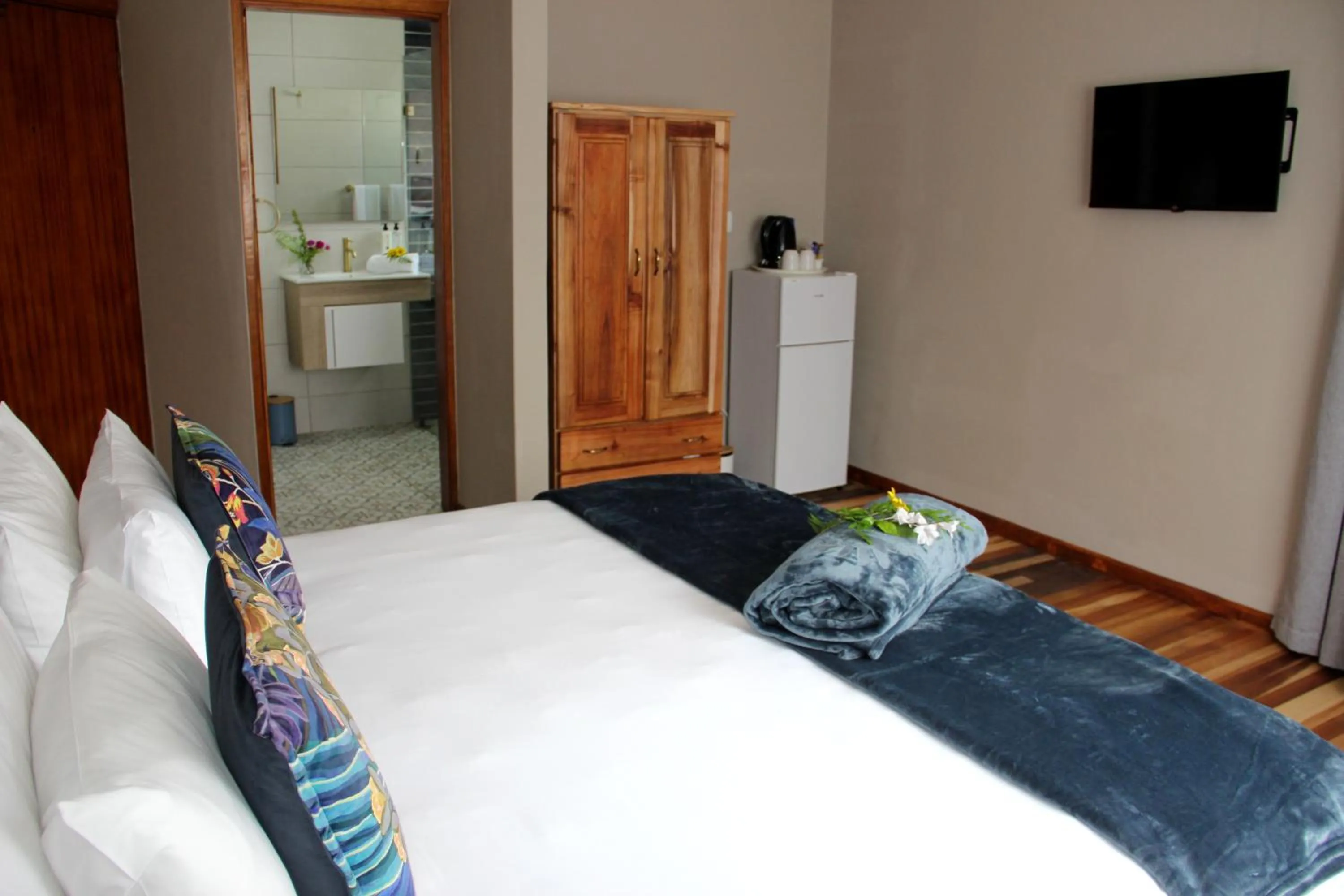 Bed in Fairy Knowe Hotel