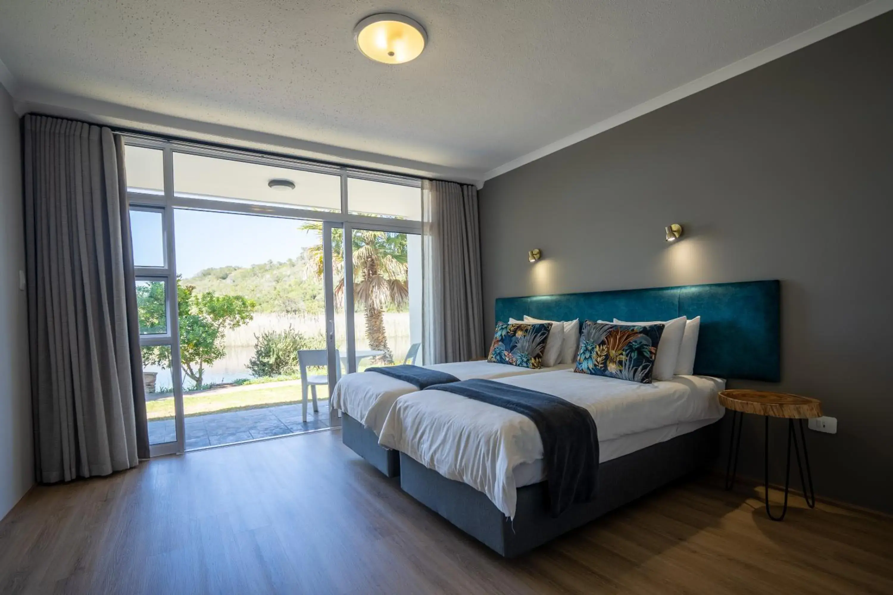 Deluxe Double or Twin Room with River View in Fairy Knowe Hotel Deluxe Double or Twin Room with River View in Fairy Knowe Hotel