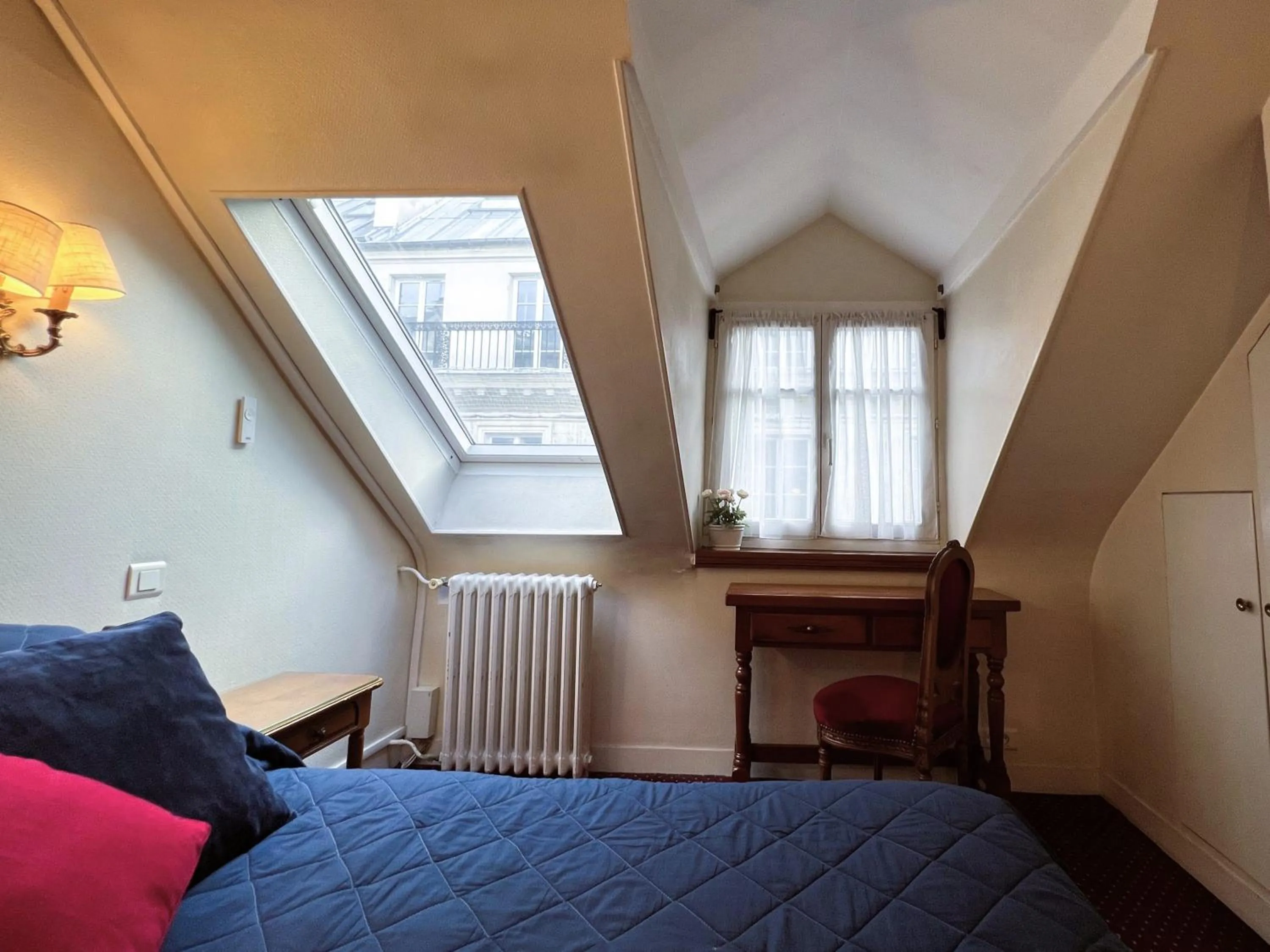 Bed in Hôtel La Sanguine