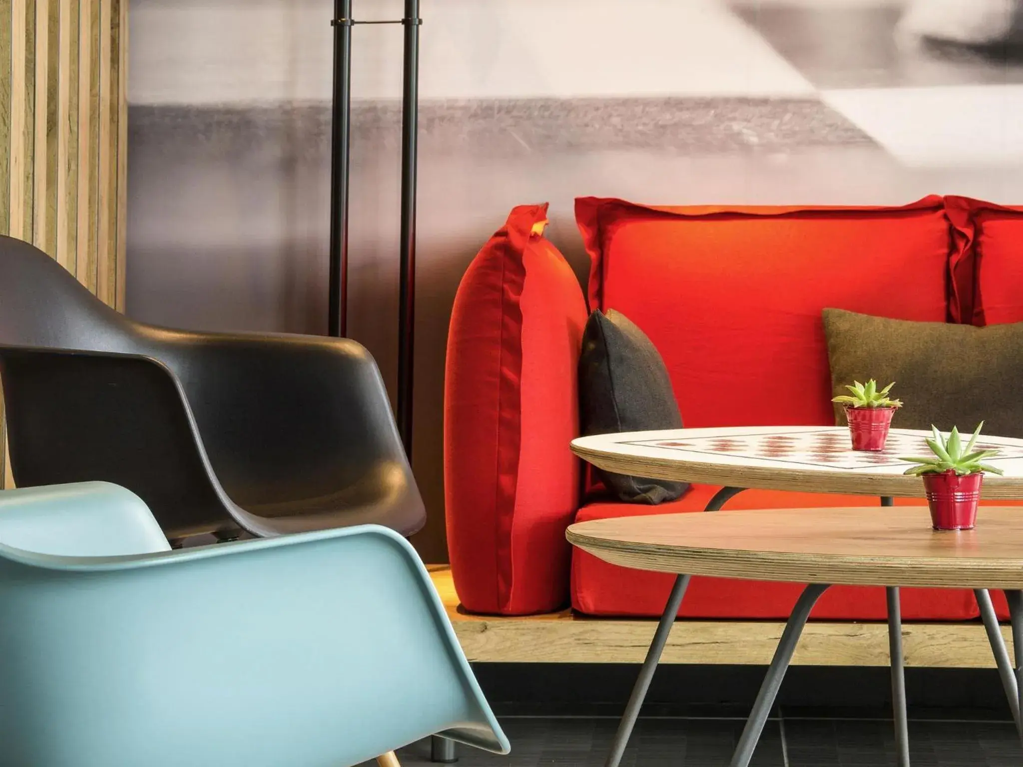 Lounge or bar in ibis Montceau les Mines Lounge or bar in ibis Montceau les Mines