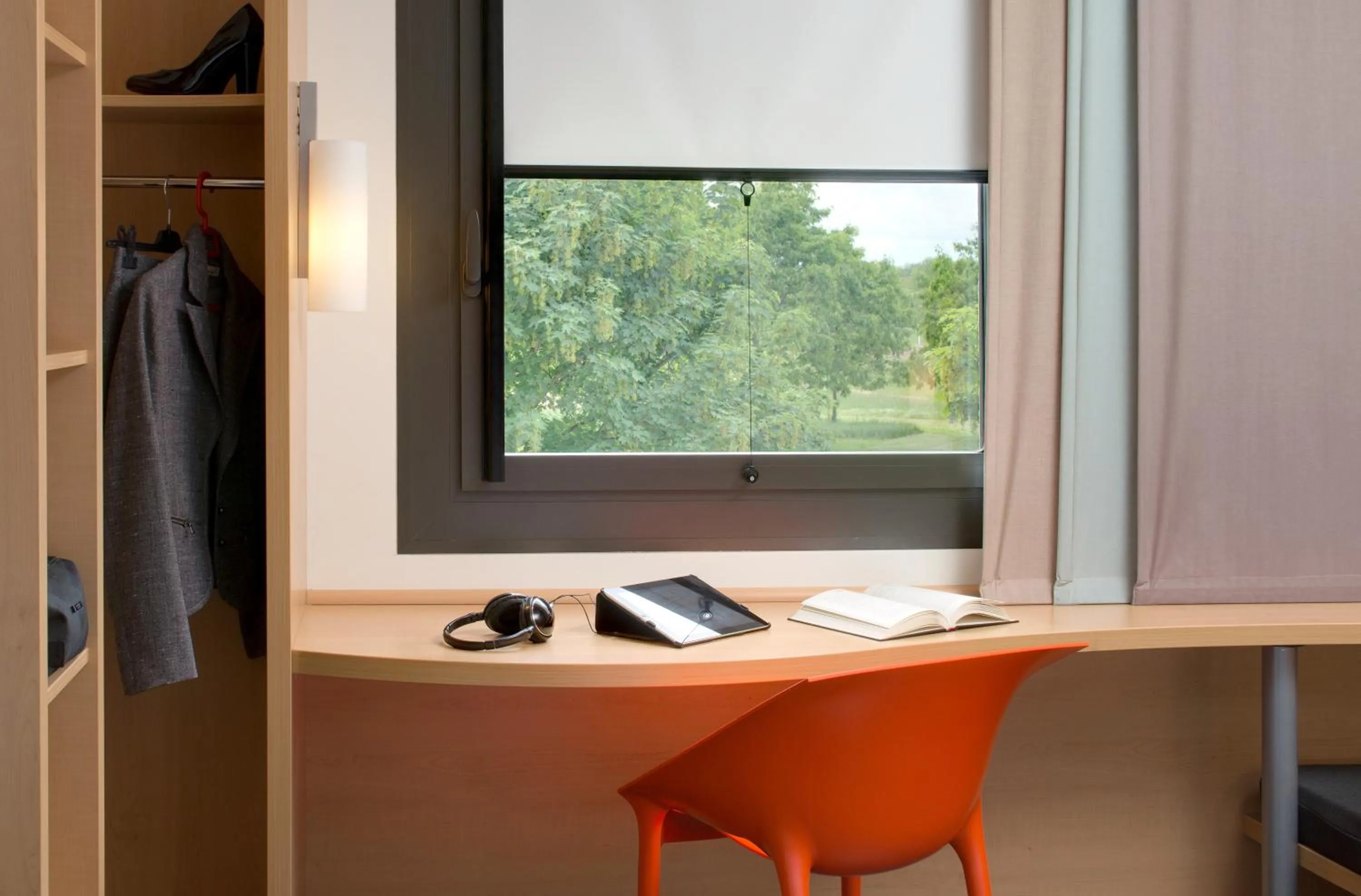 Seating area in ibis Montceau les Mines