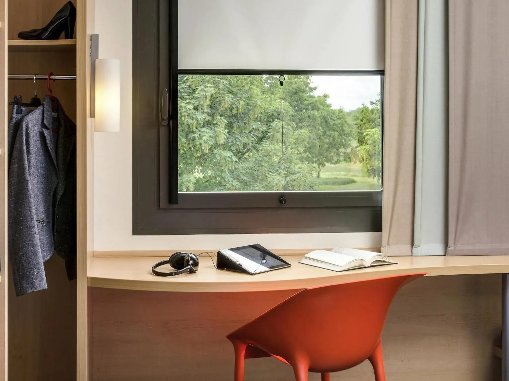 Bedroom in ibis Montceau les Mines Bedroom in ibis Montceau les Mines