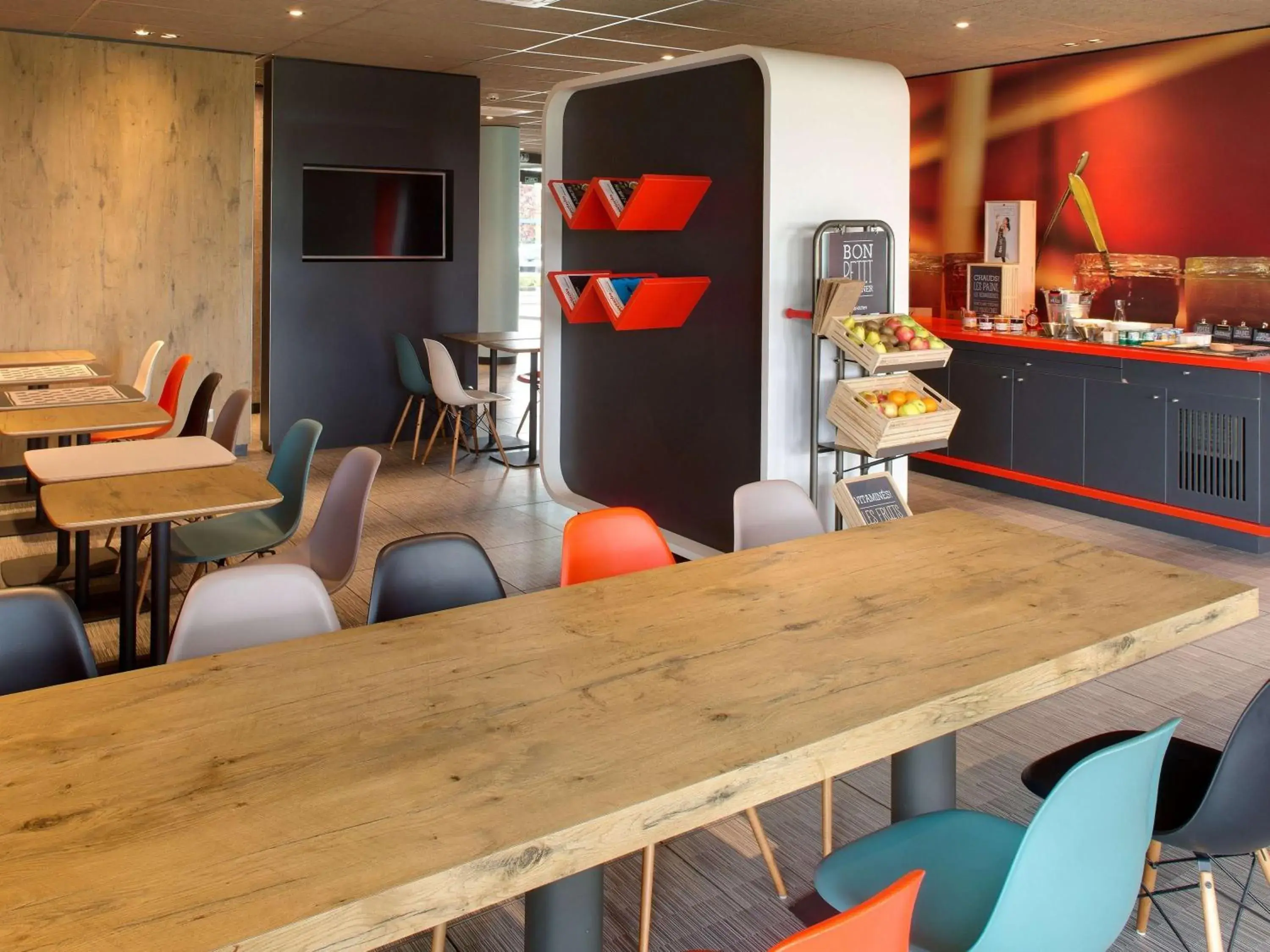 Restaurant/places to eat in ibis Montceau les Mines Restaurant/places to eat in ibis Montceau les Mines