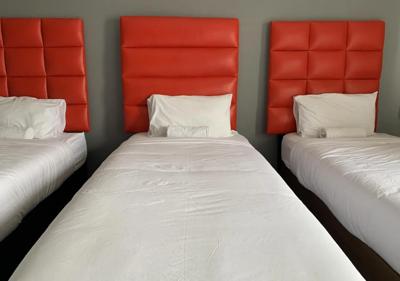 Standard Triple Room in Kingsworth inn Port Elizabeth