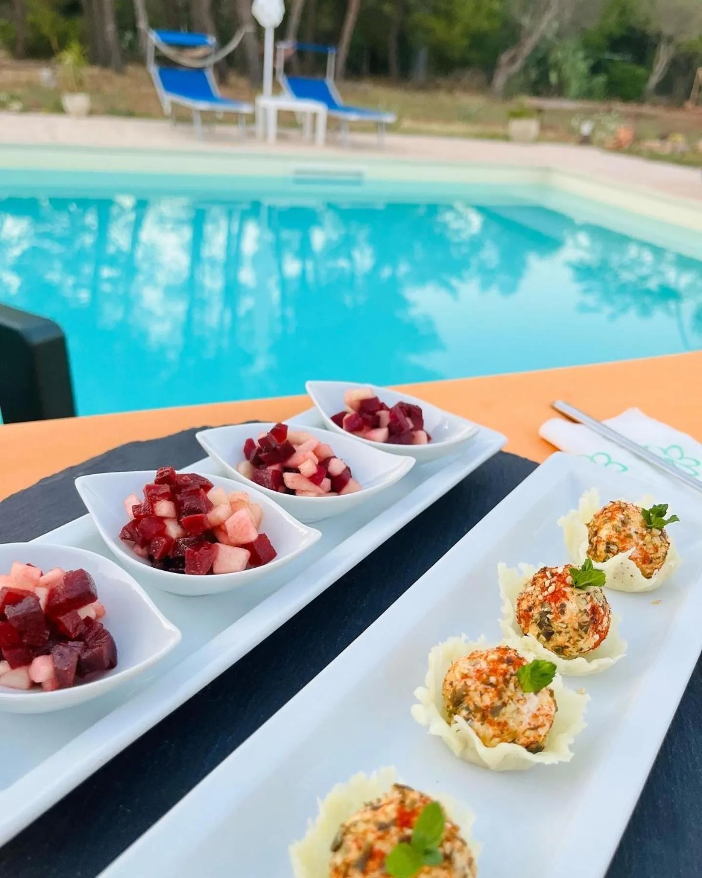 Restaurant/places to eat in B&B DOÑA FLOR