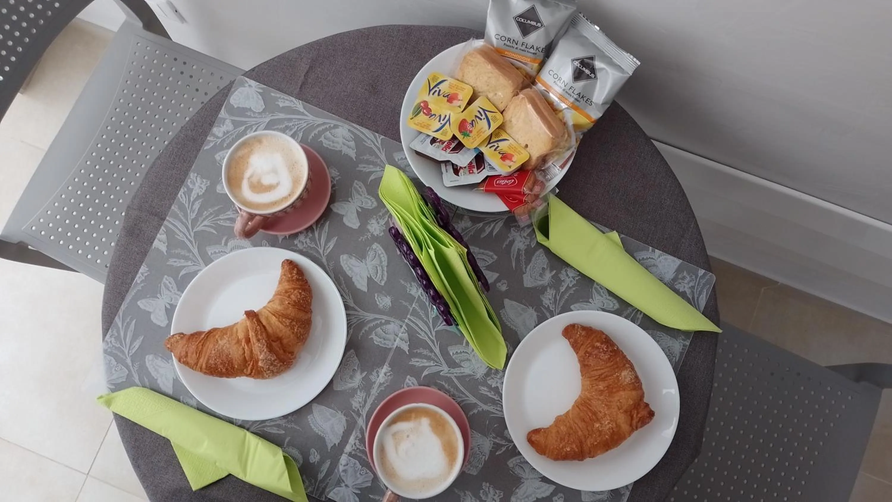Breakfast in La Corte di BisMary B&B