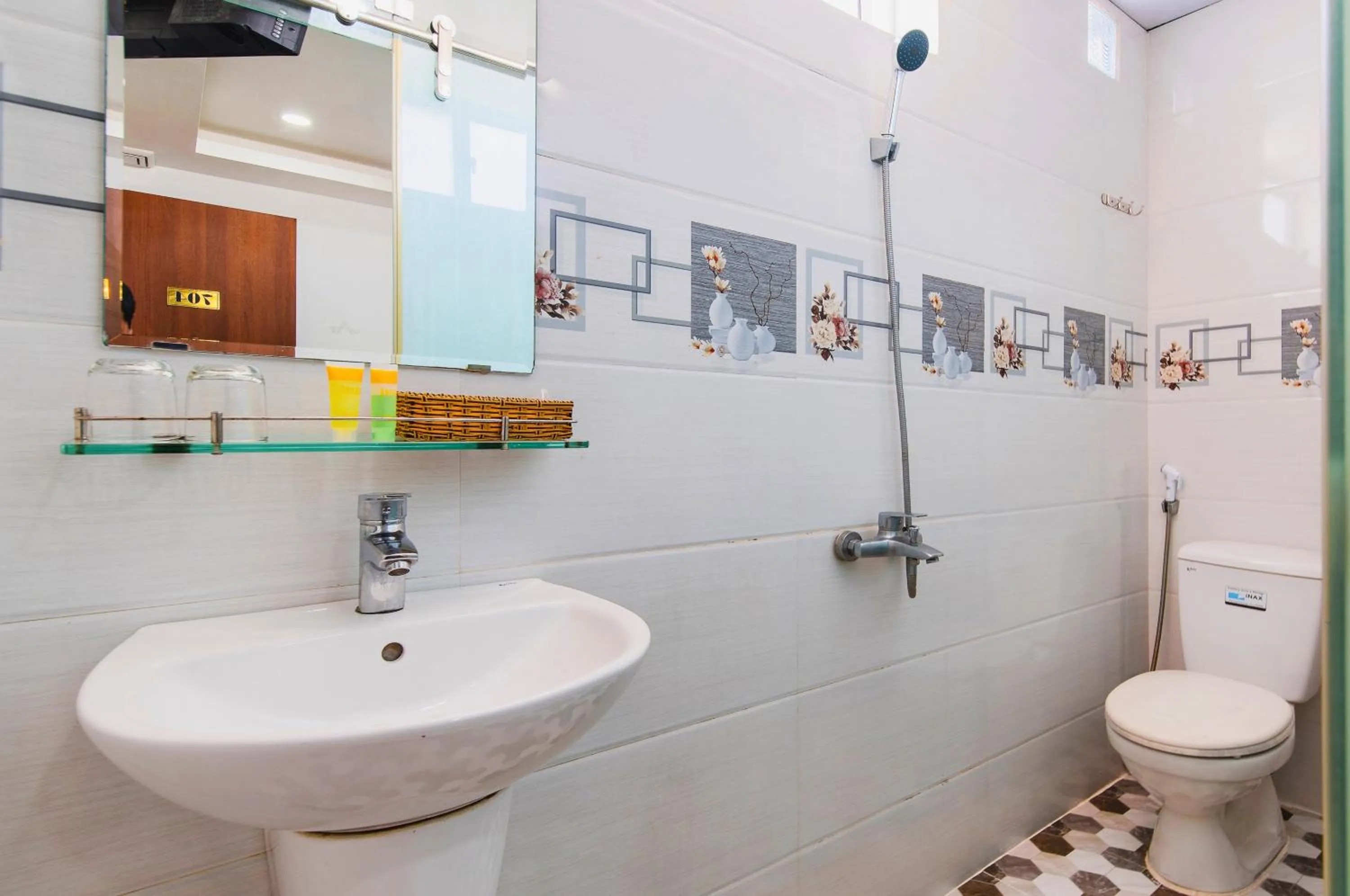 Shower in Arise Seaside Hotel