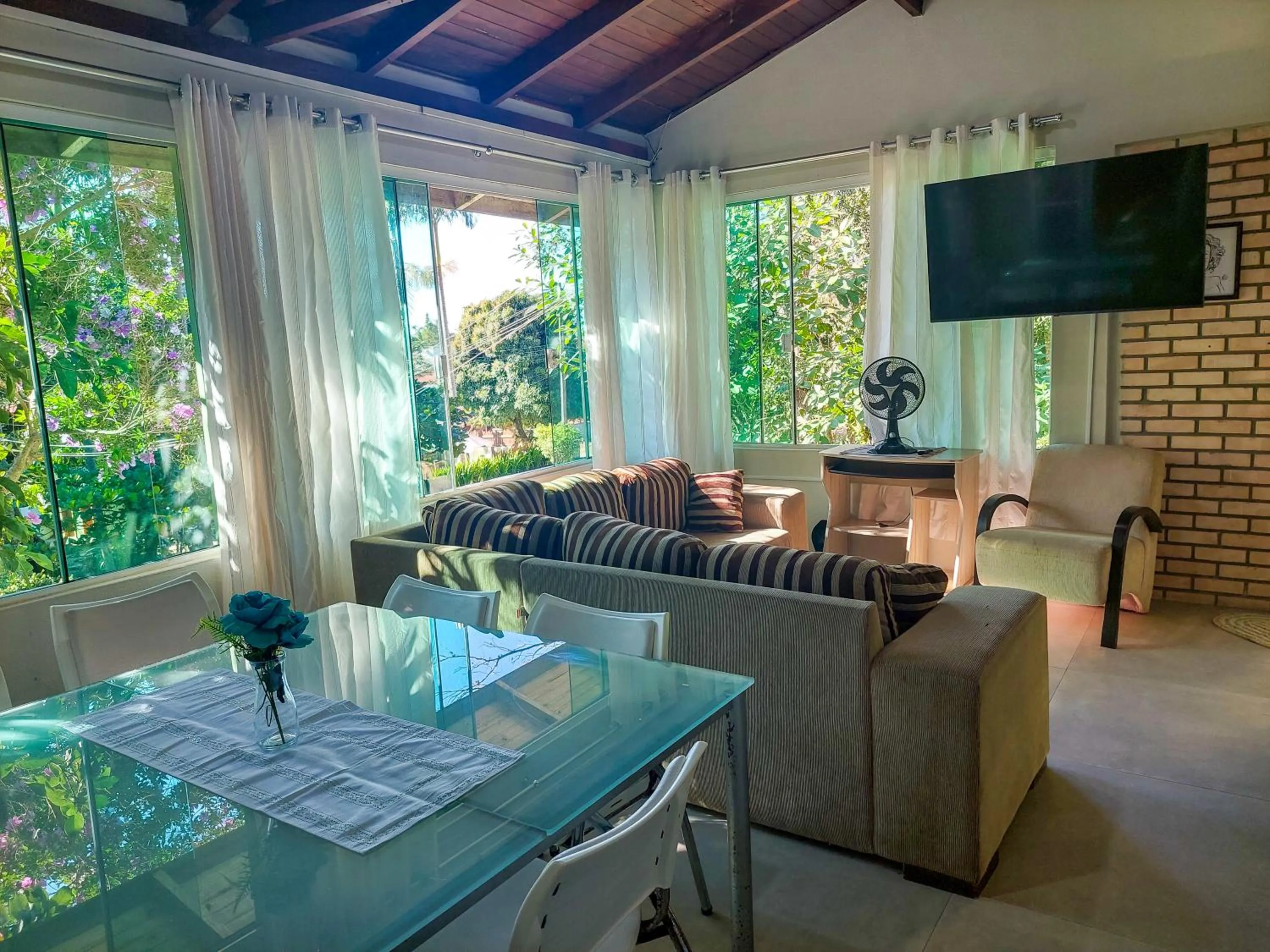 TV and multimedia in Pousada Sítio Olho D'Água