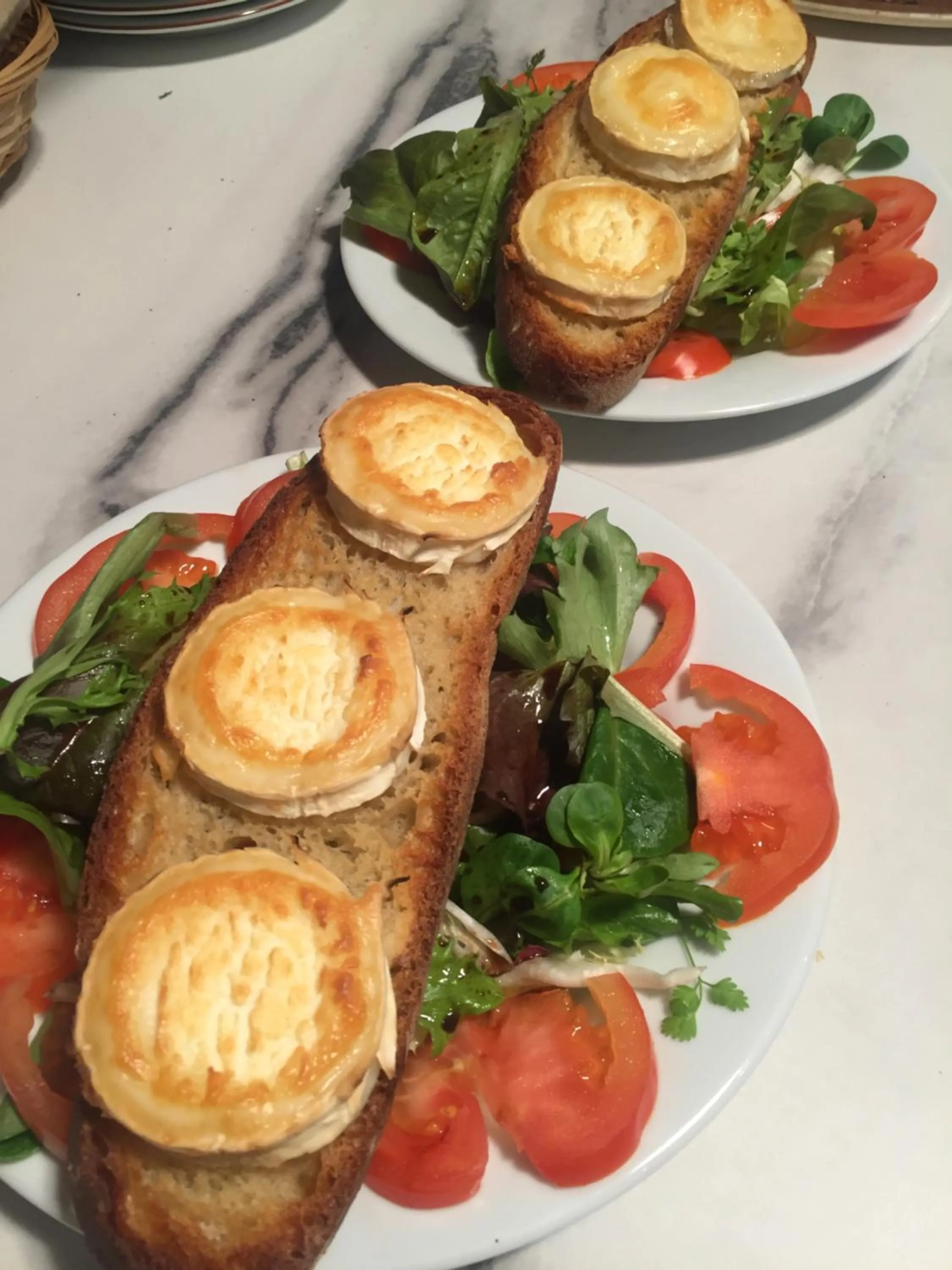 Food and drinks in Chambres d hotes THE RESID