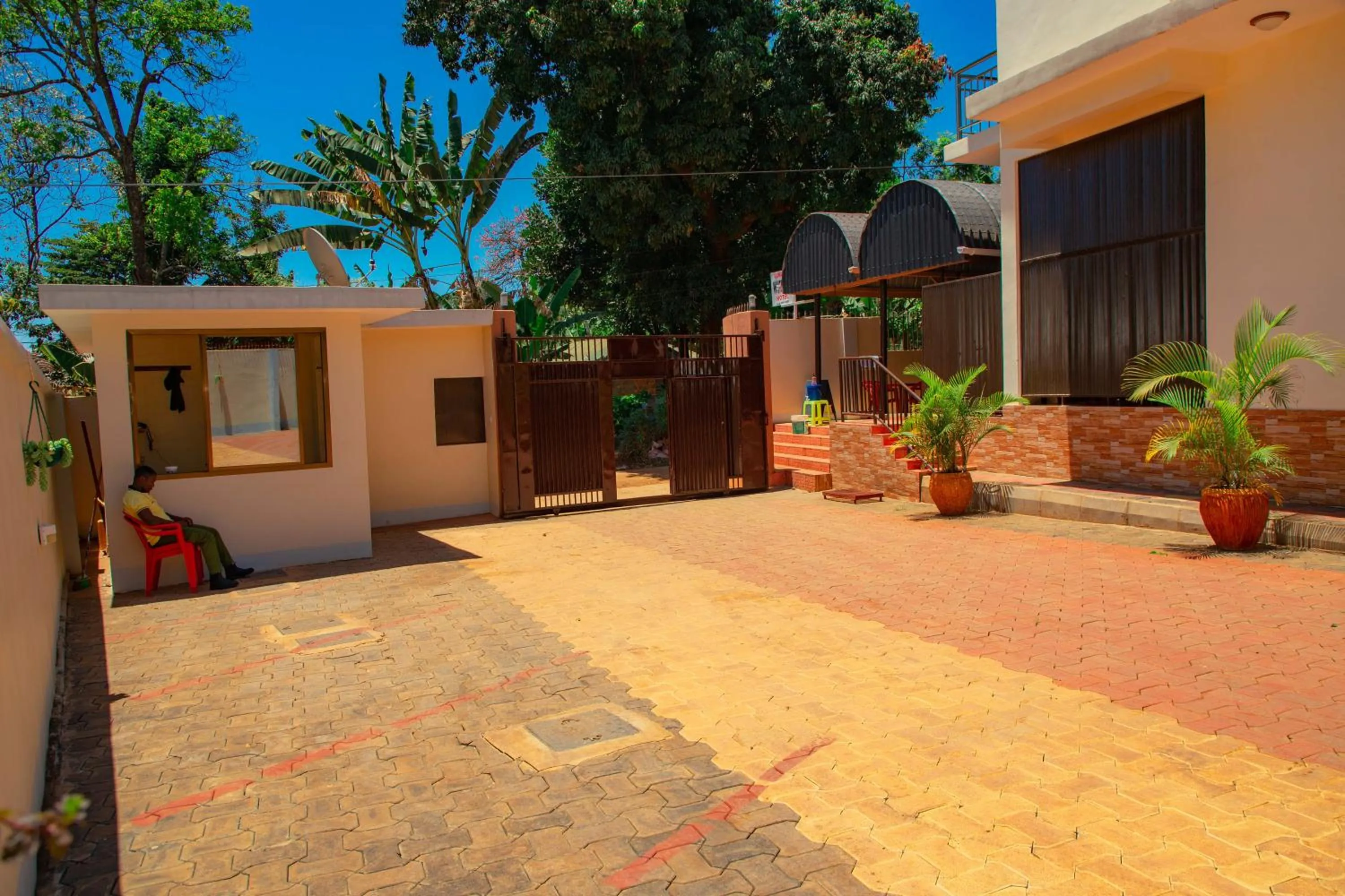 Area and facilities in Kilimanjaro White House Hotel