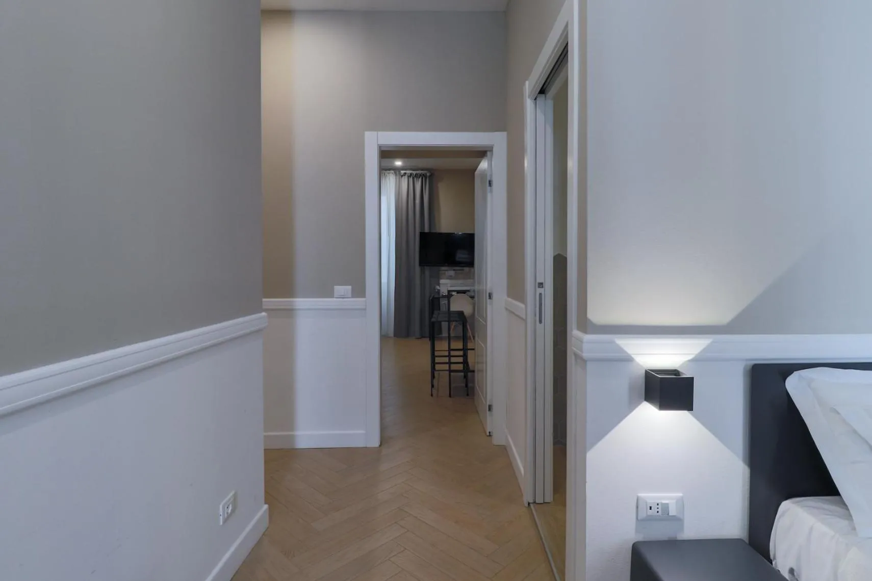 TV and multimedia, Bed in Elisabeth Boutique Rooms