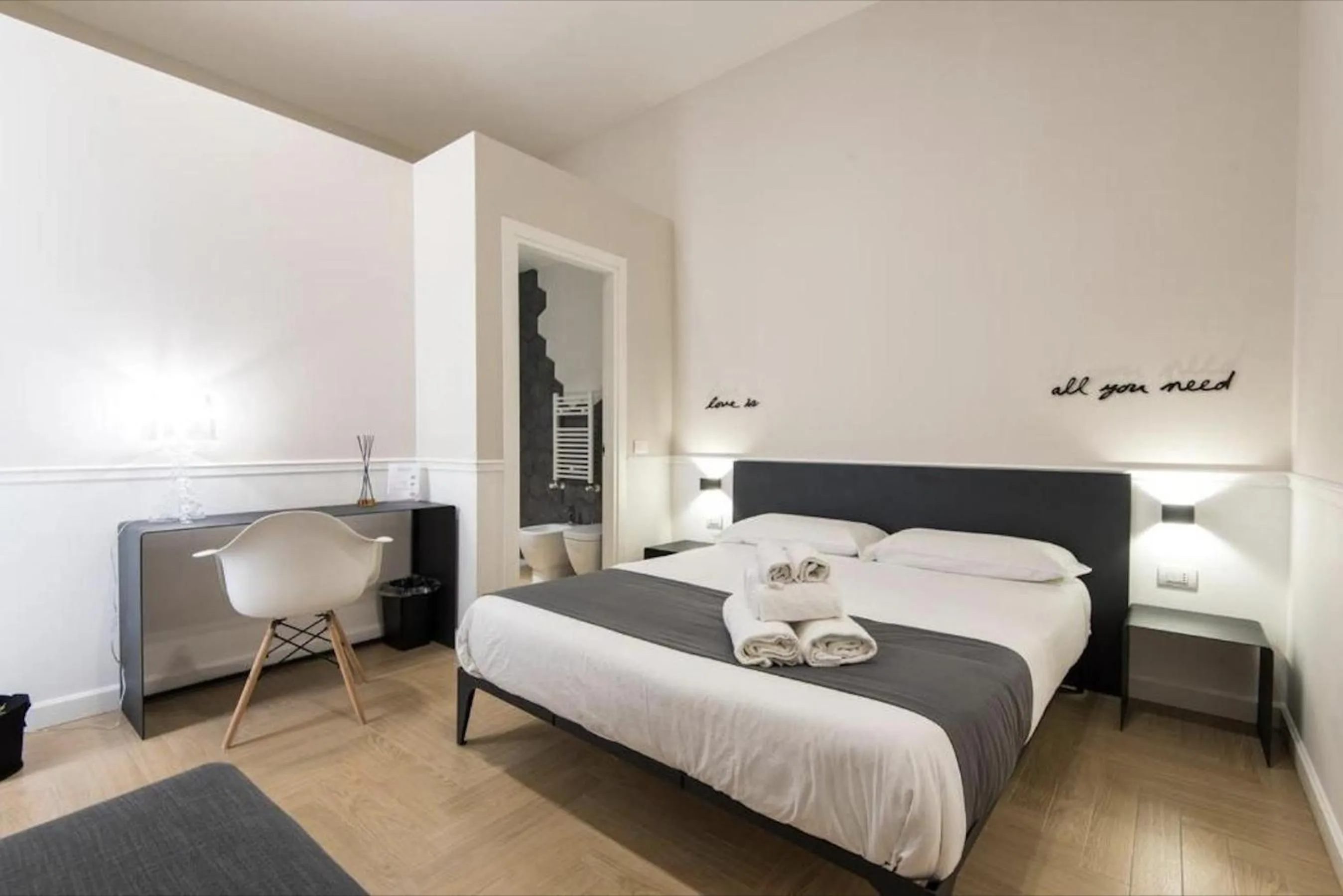 Photo of the whole room, Bed in Elisabeth Boutique Rooms