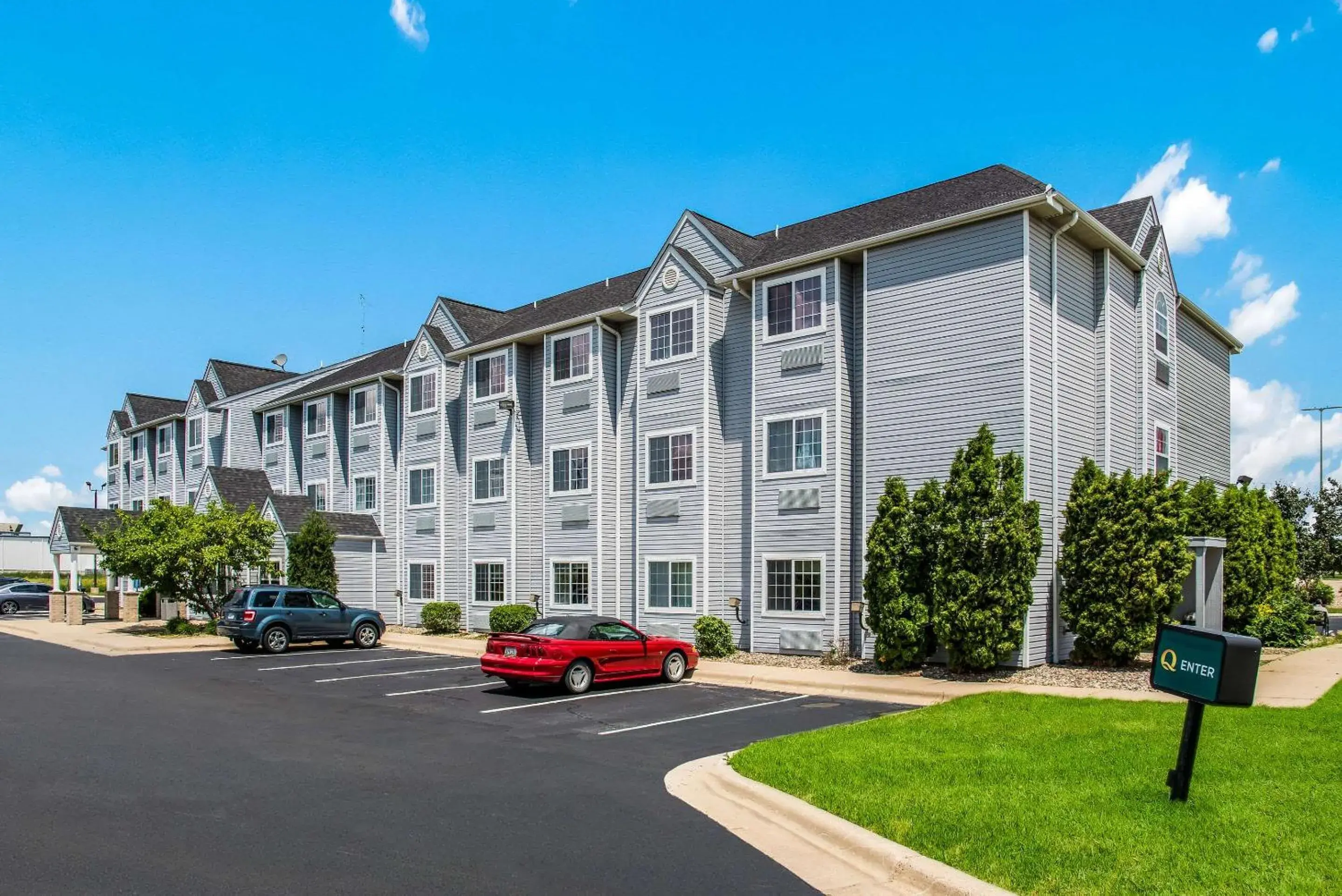 Property Building in Quality Inn Owatonna Near Medical Center