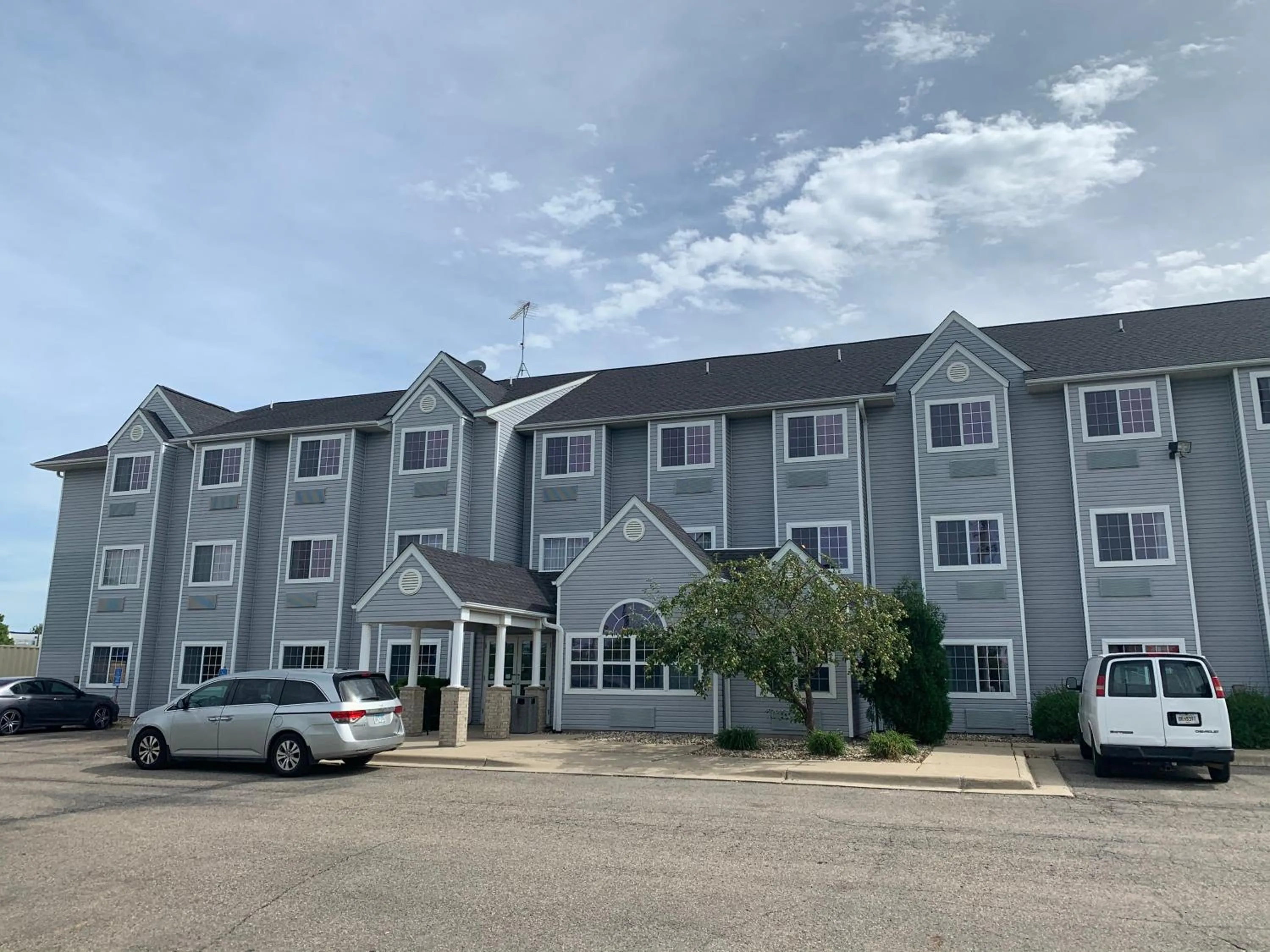 Facade/entrance, Property Building in Quality Inn Owatonna Near Medical Center