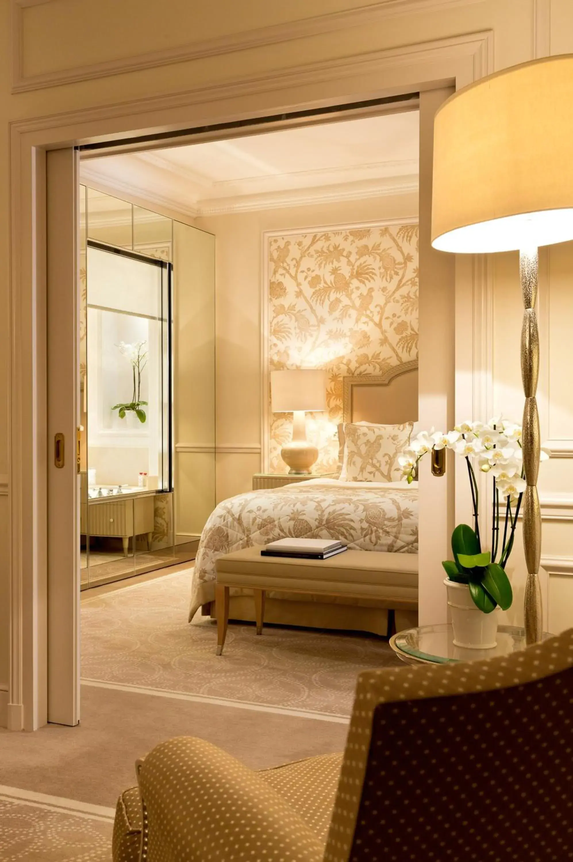 Photo of the whole room, Bed in Beau-Rivage Palace Photo of the whole room, Bed in Beau-Rivage Palace