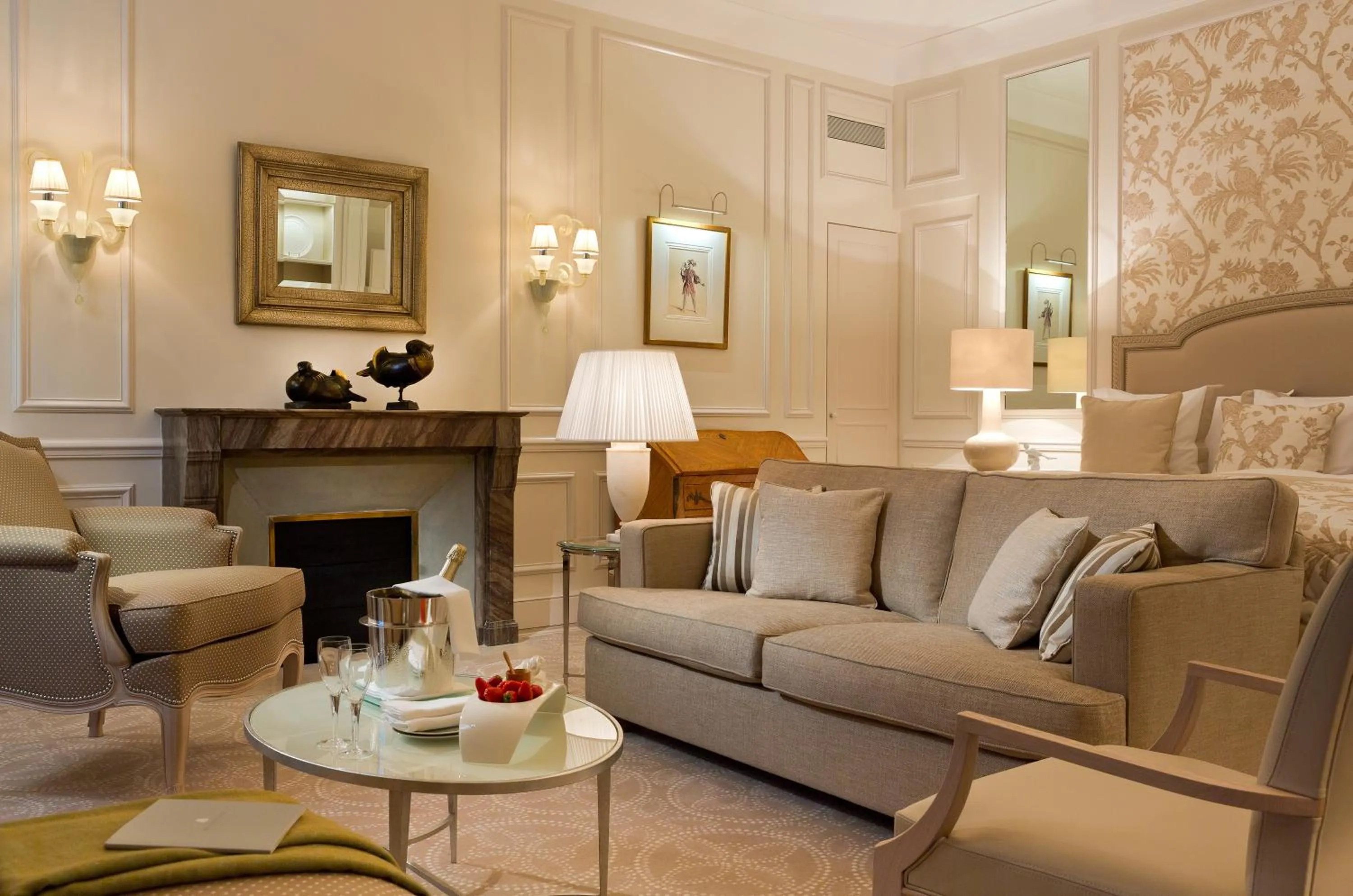 Living room in Beau-Rivage Palace