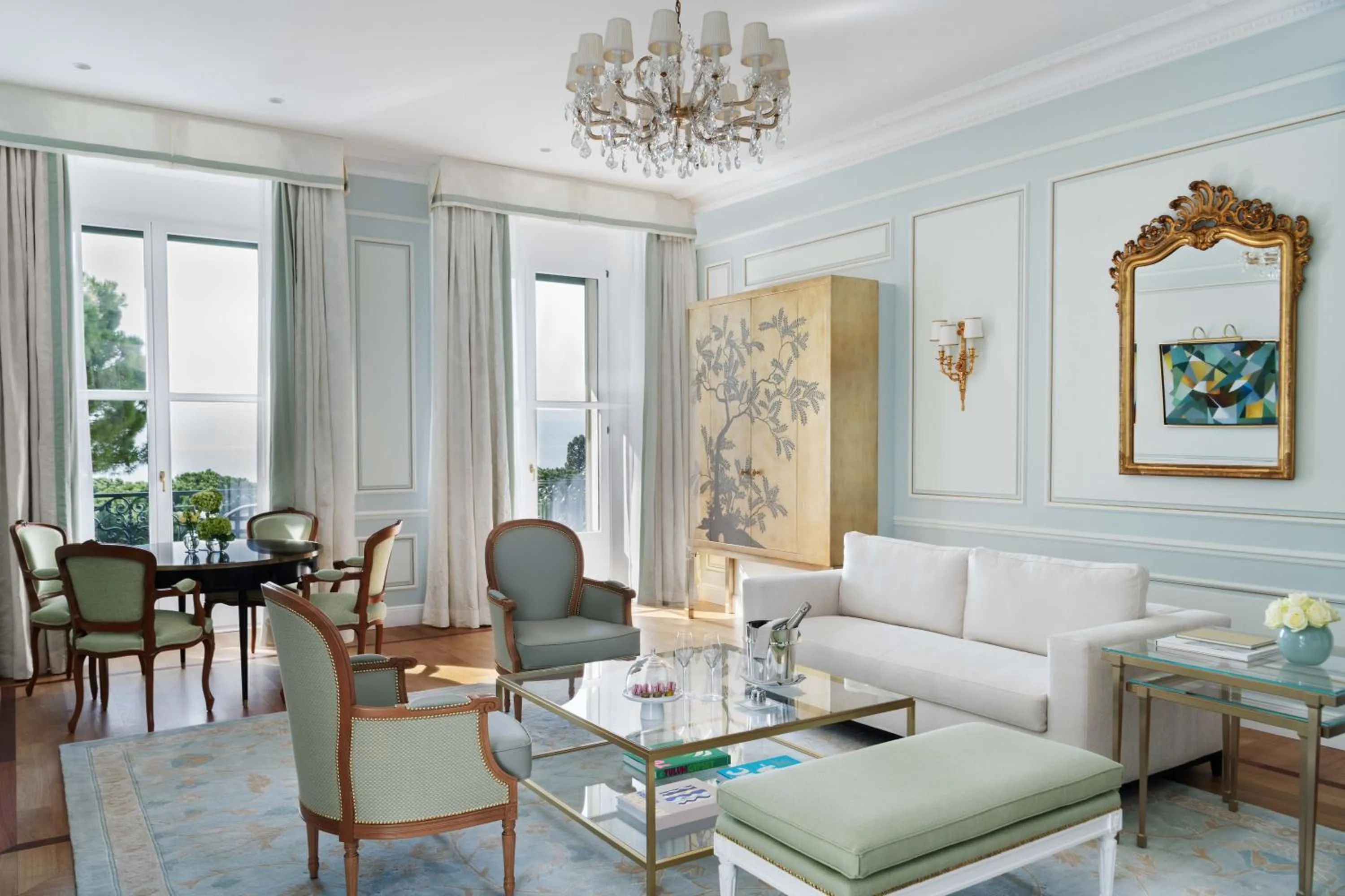 Living room in Beau-Rivage Palace