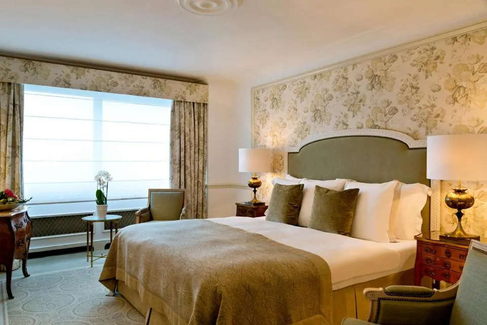 Bedroom, Bed in Beau-Rivage Palace