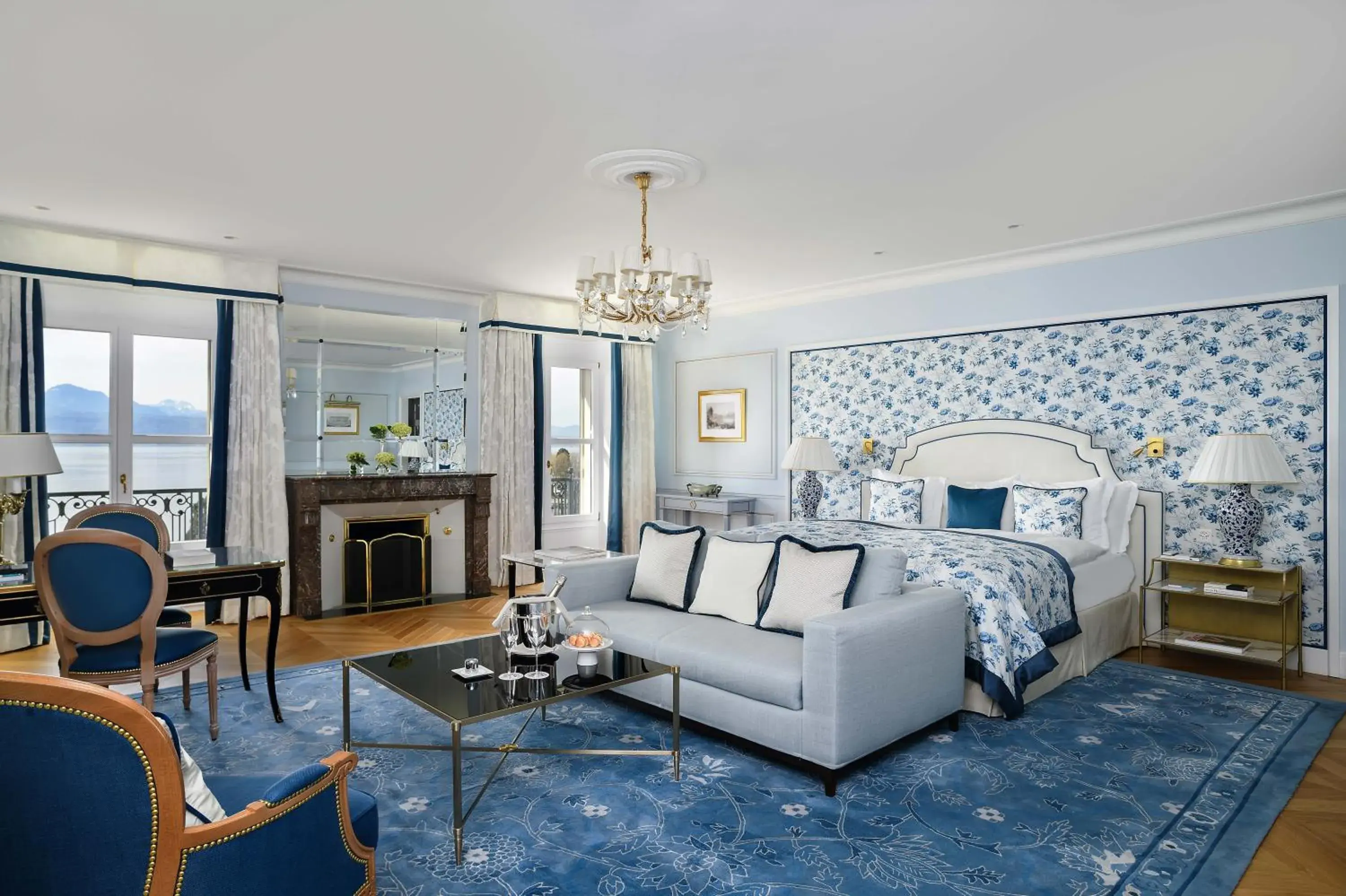 Seating area, Bed in Beau-Rivage Palace Seating area, Bed in Beau-Rivage Palace