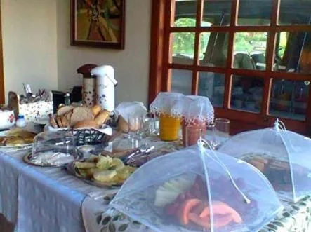 Continental breakfast in Pousada SPS Recanto da Serra