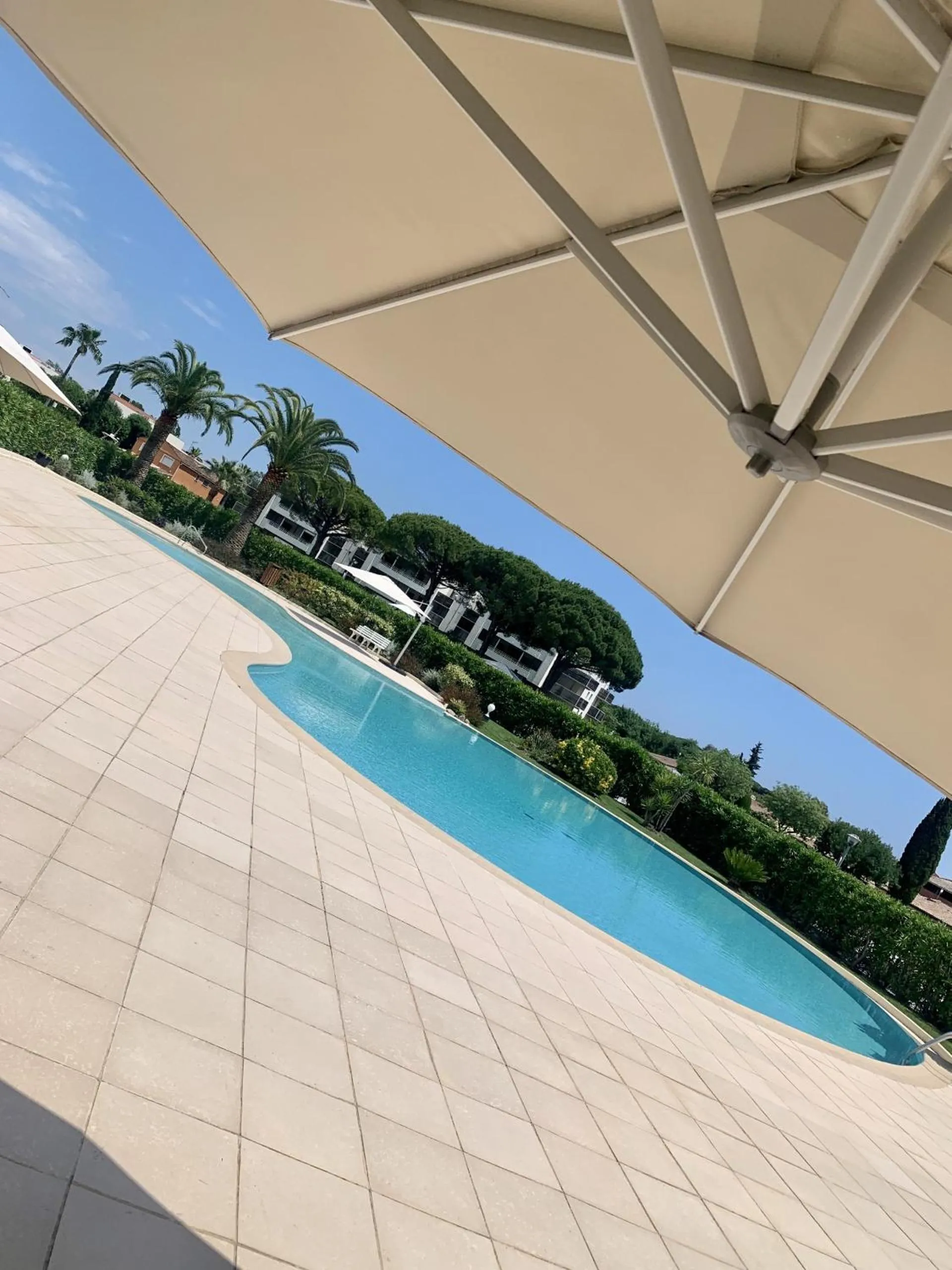 Pool view in Studio moderne - Port de Mandelieu - Proche Mer