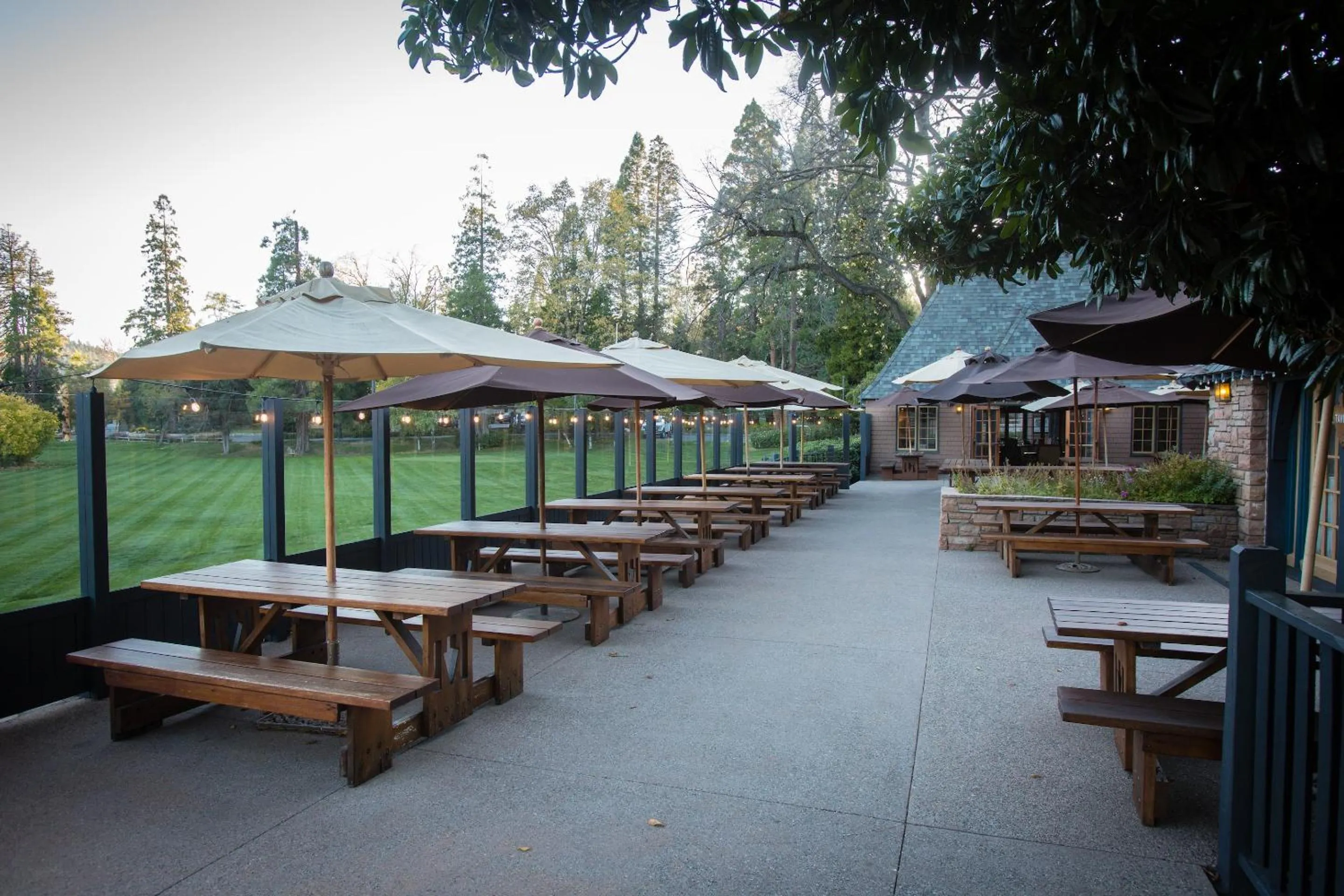 Dining area in UCLA Lake Arrowhead Lodge
