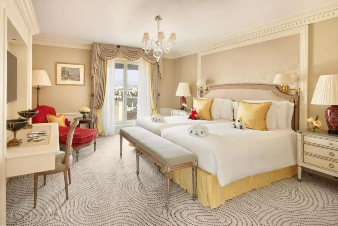 Photo of the whole room, Bed in Beau-Rivage Genève