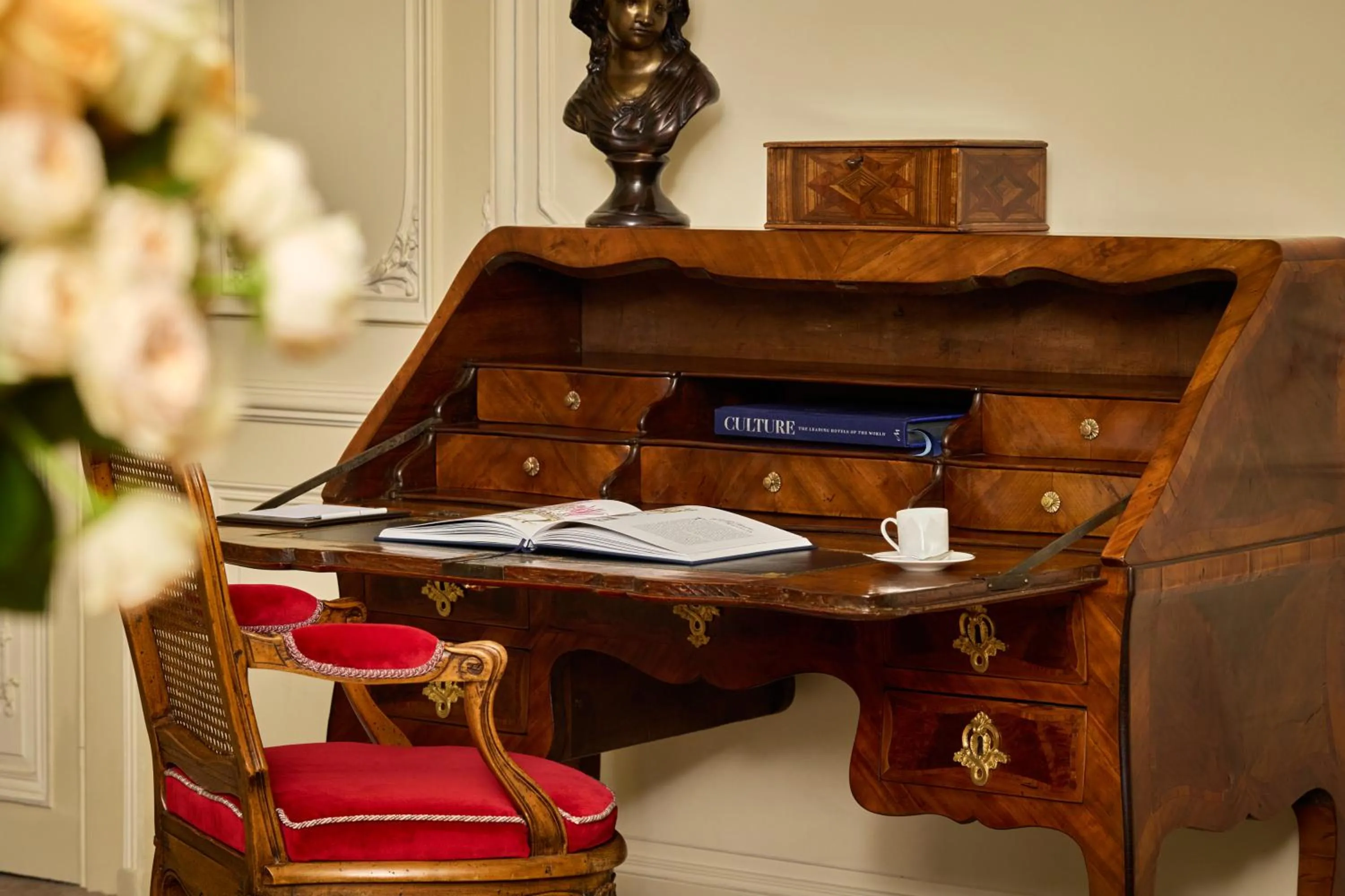 Living room in Beau-Rivage Genève