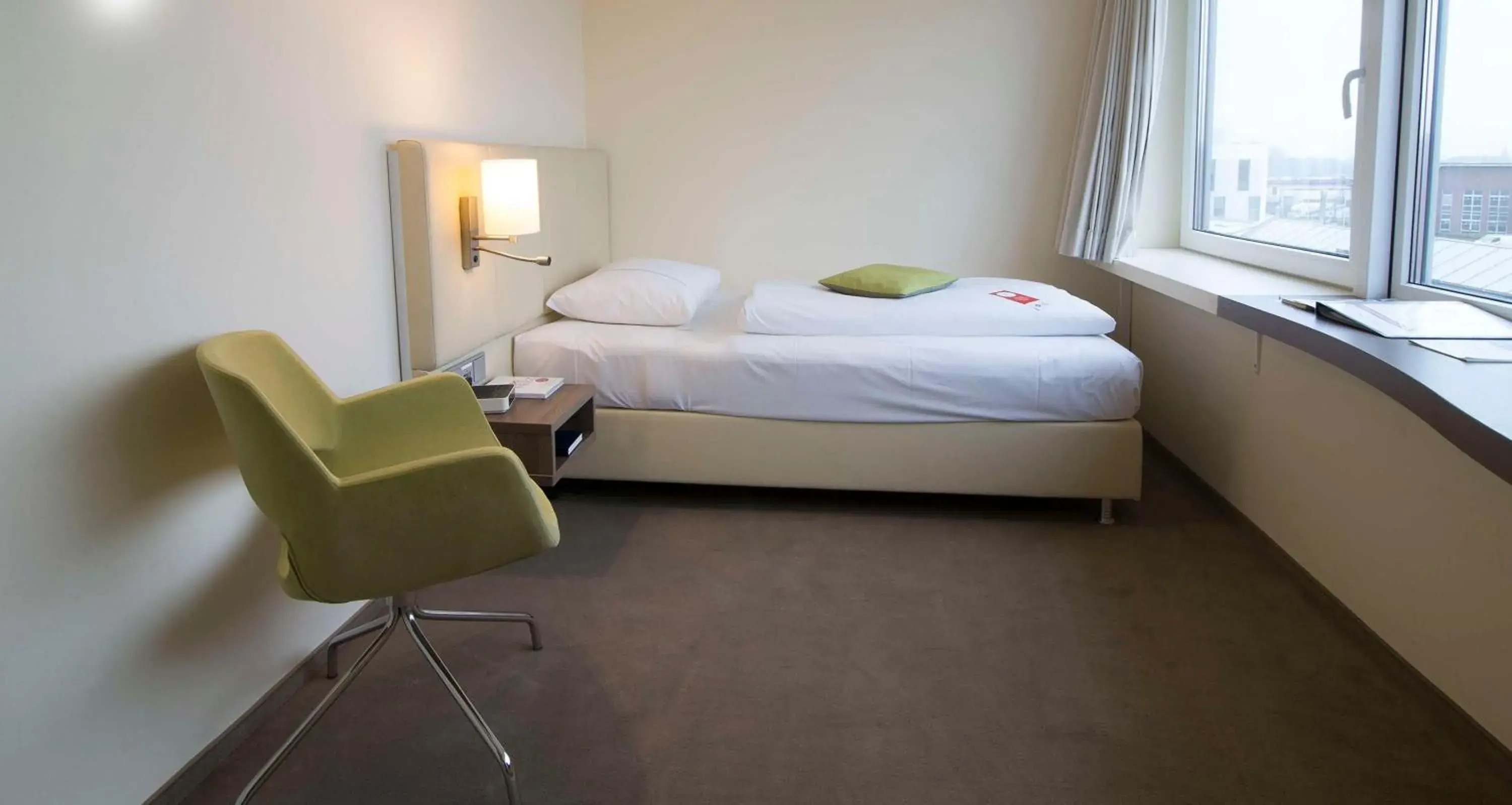 Bed in Best Western Plus Hotel Bremerhaven Bed in Best Western Plus Hotel Bremerhaven