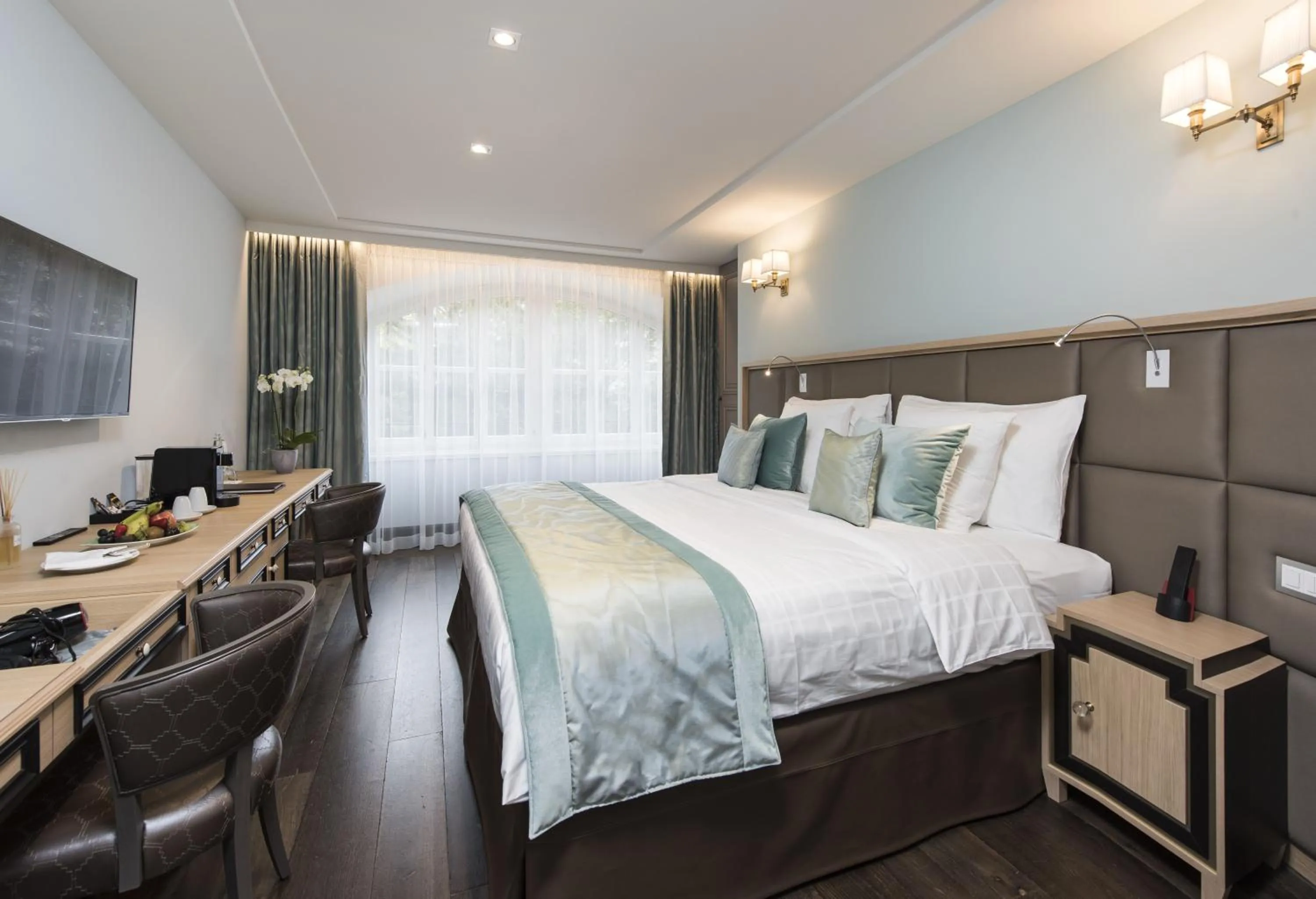 Bedroom, Bed in Hotel Bristol