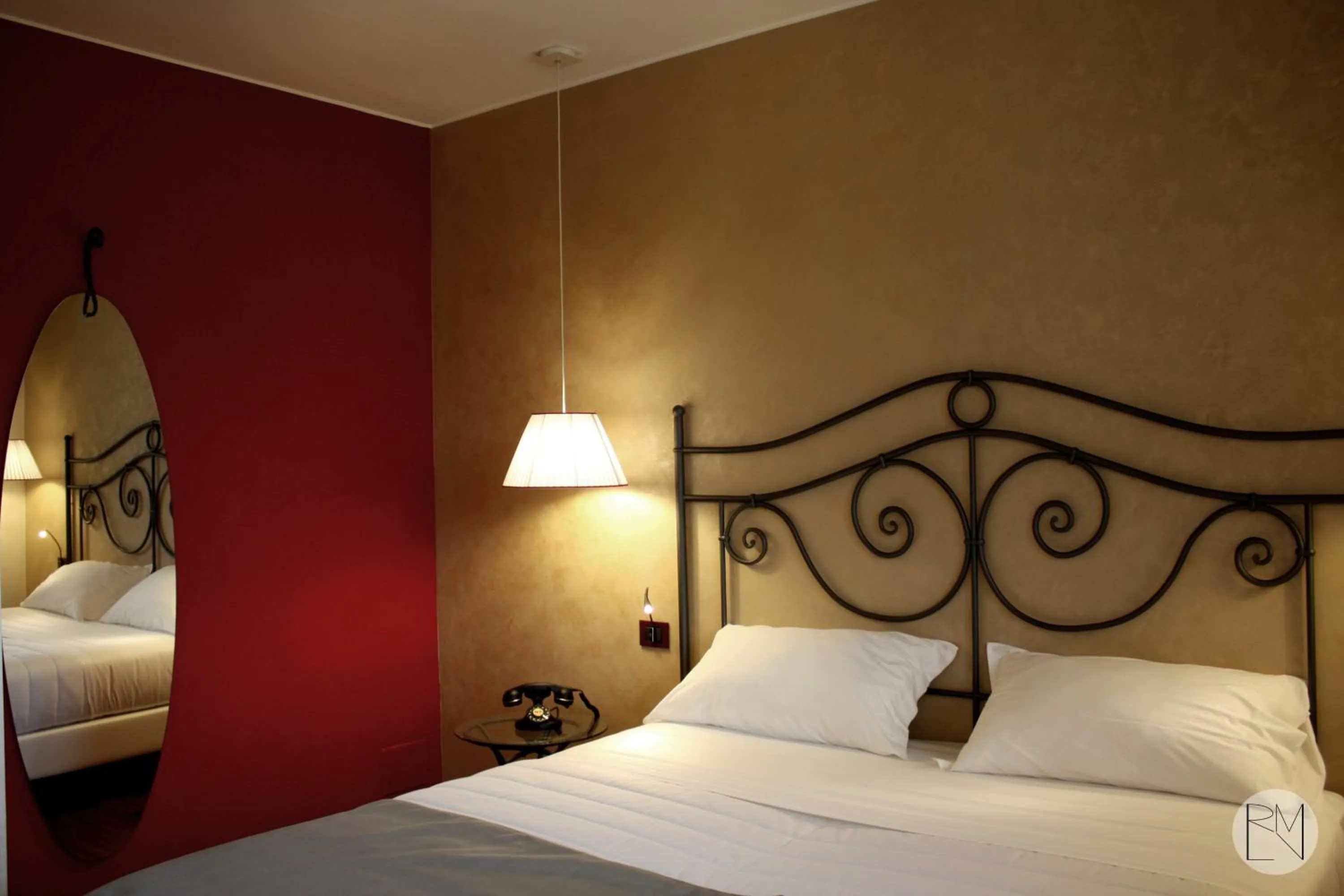 Decorative detail, Bed in Locanda Viridarium