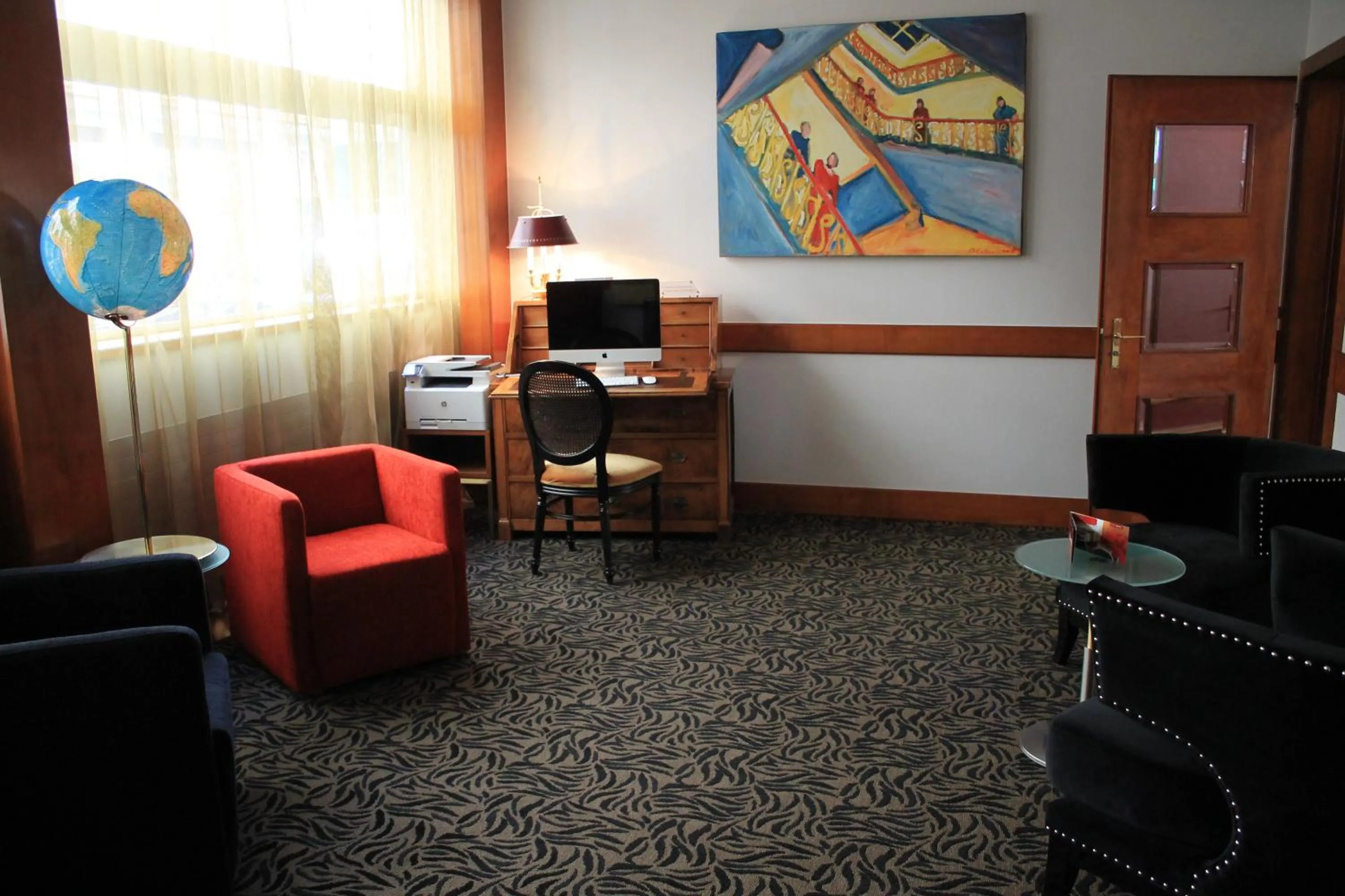 Communal lounge/ TV room in The New Midi