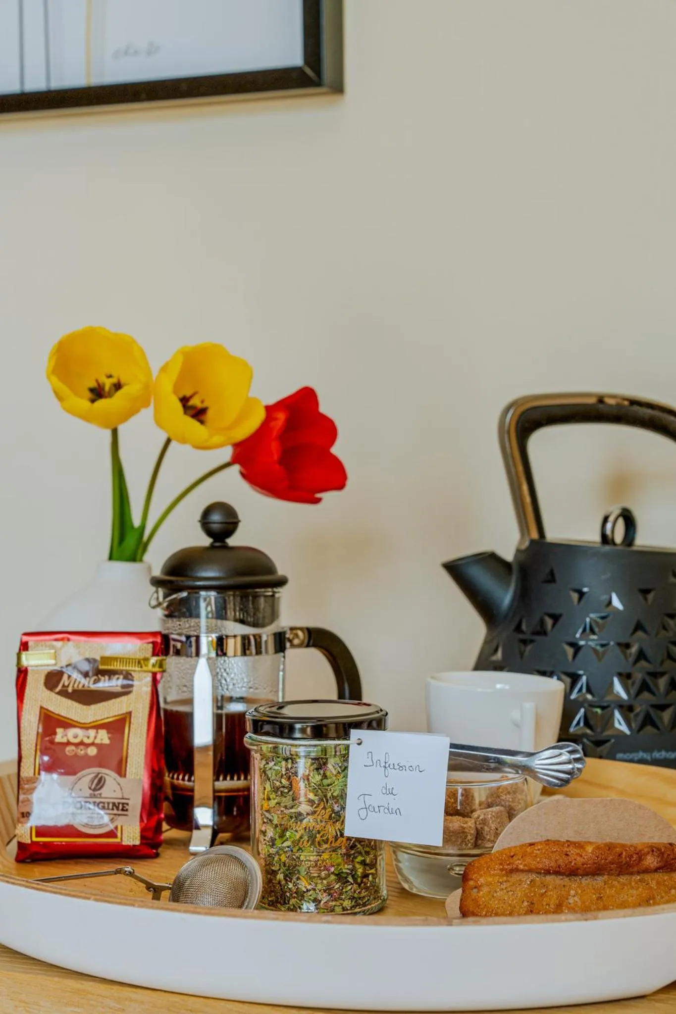 Coffee/tea facilities in Demeures & Châteaux Auberge de la Tour - Hôtel & Restaurants - Marcolès Auvergne