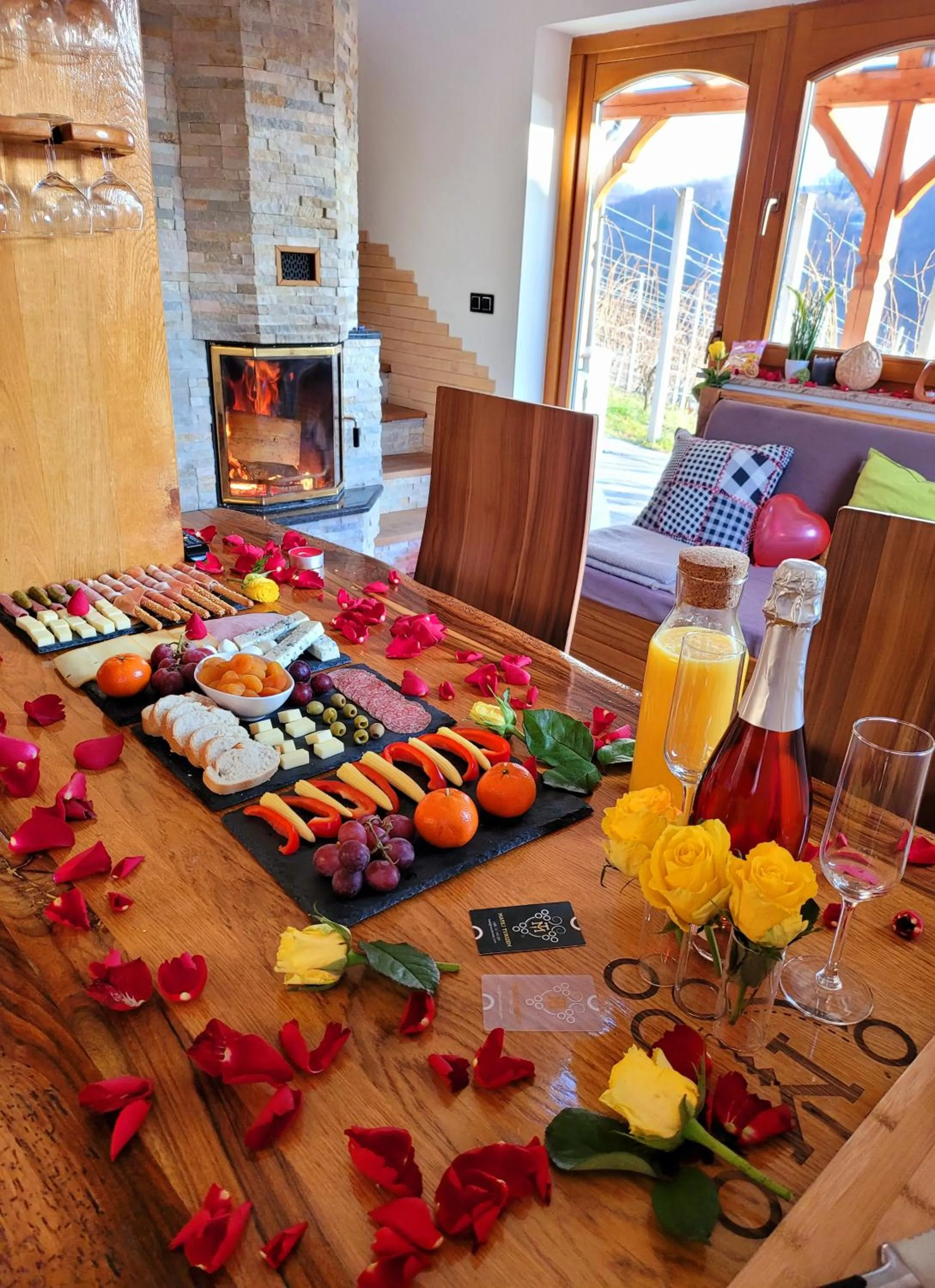 Dining area in Vineyard cottage Matej