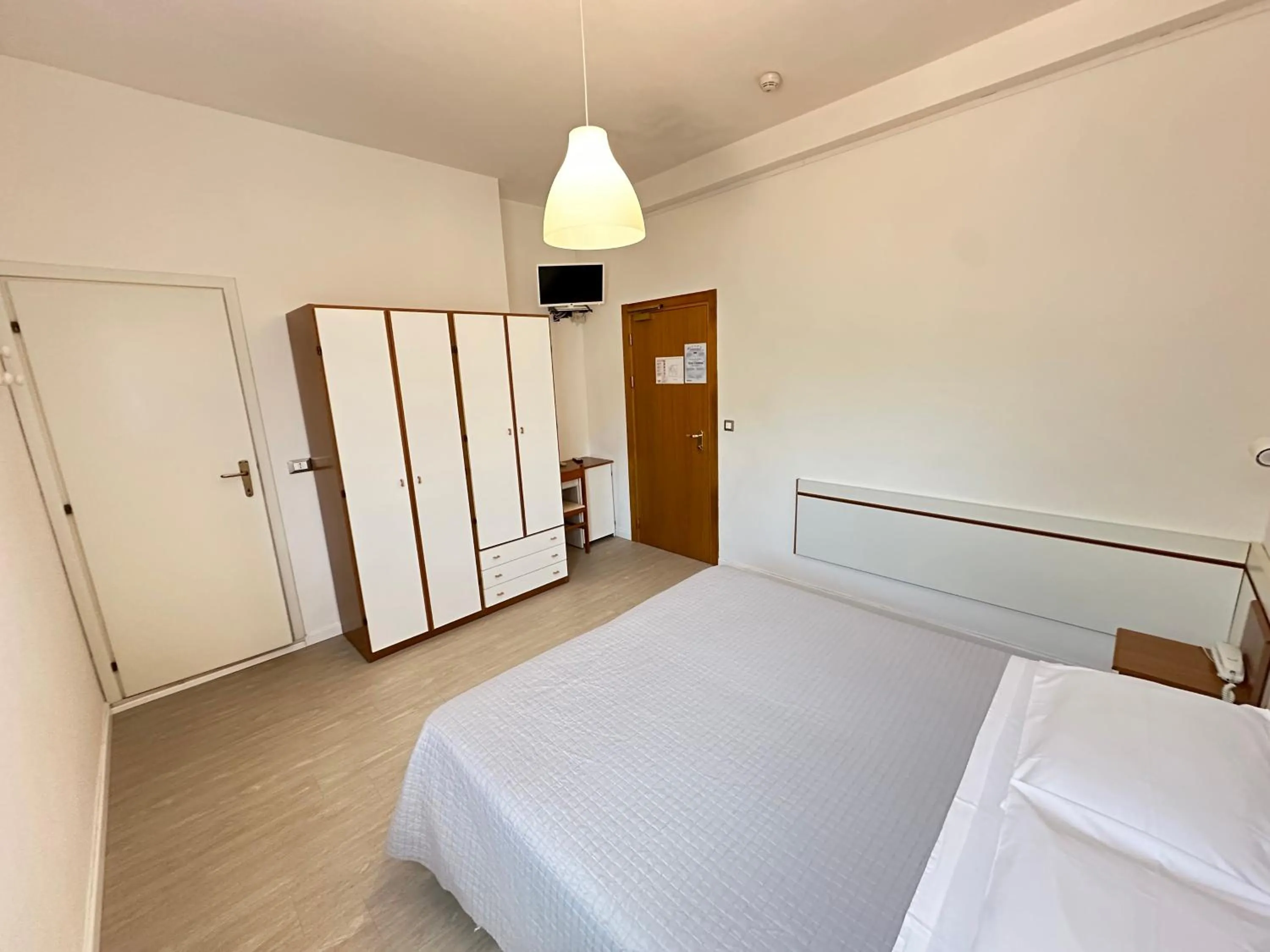 Bed in Hotel Fiorenza