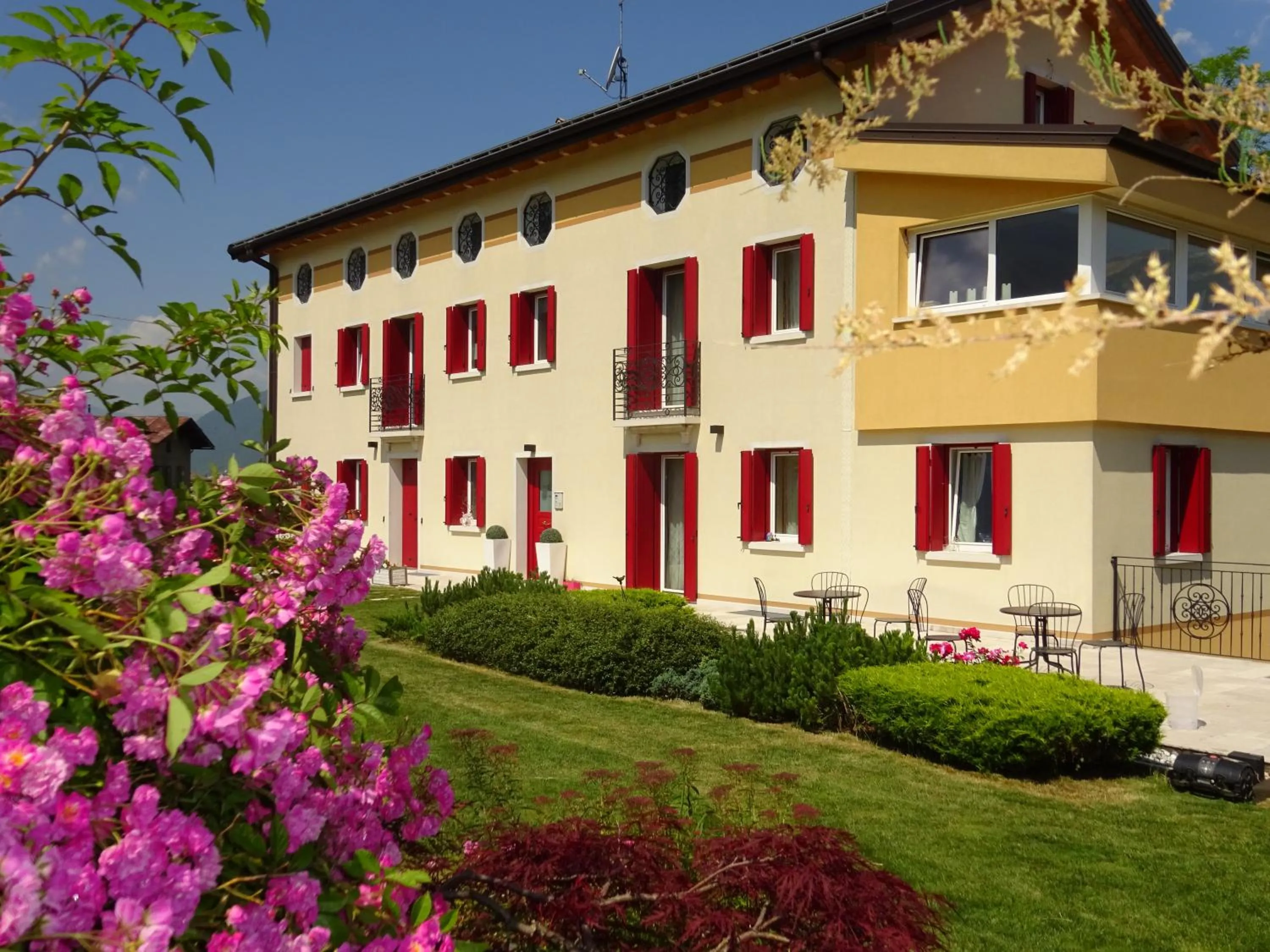 Property building in Casa Novecento "Rooms & apartments"