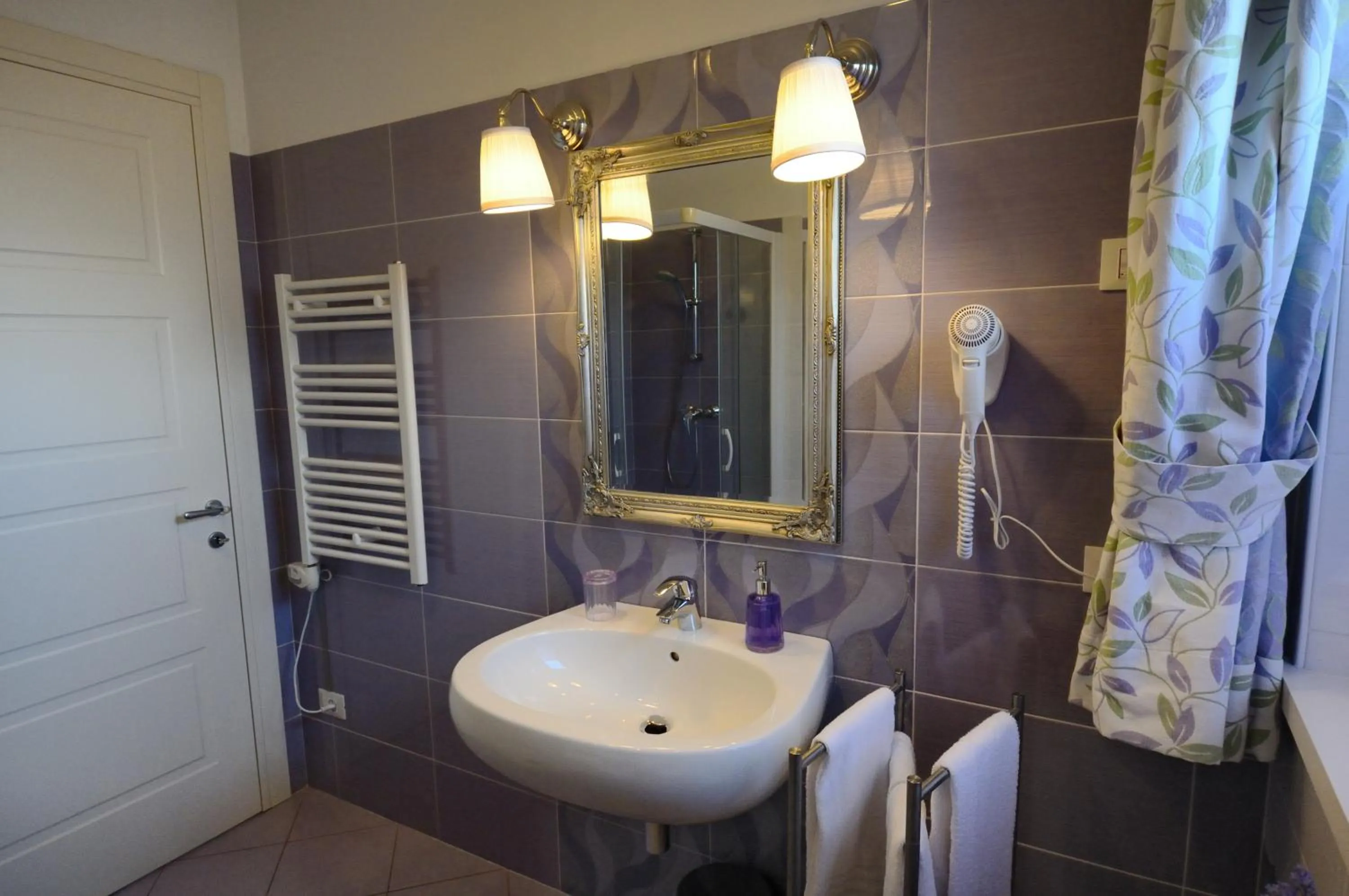 Bathroom in Casa Novecento "Rooms & apartments"