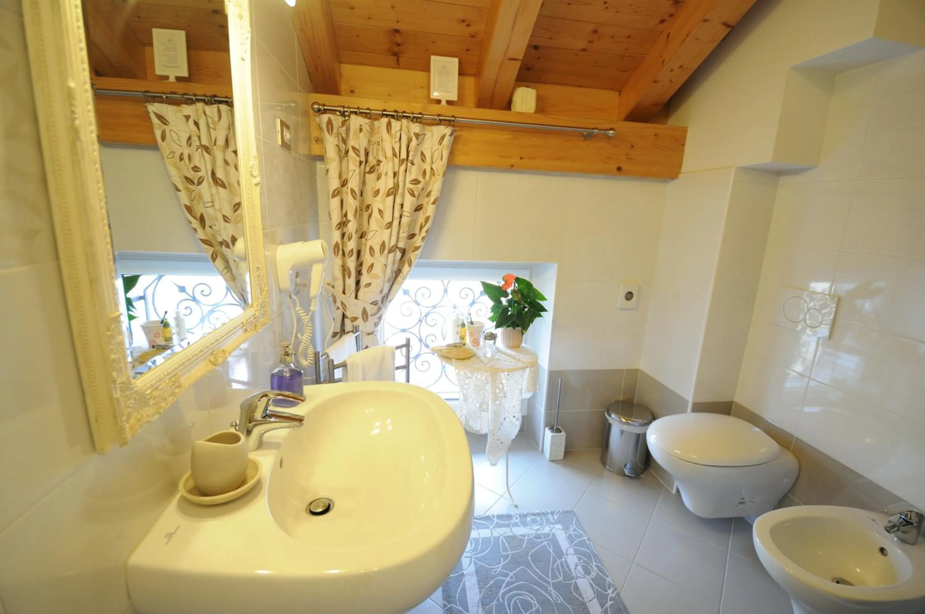 Bathroom in Casa Novecento "Rooms & apartments"