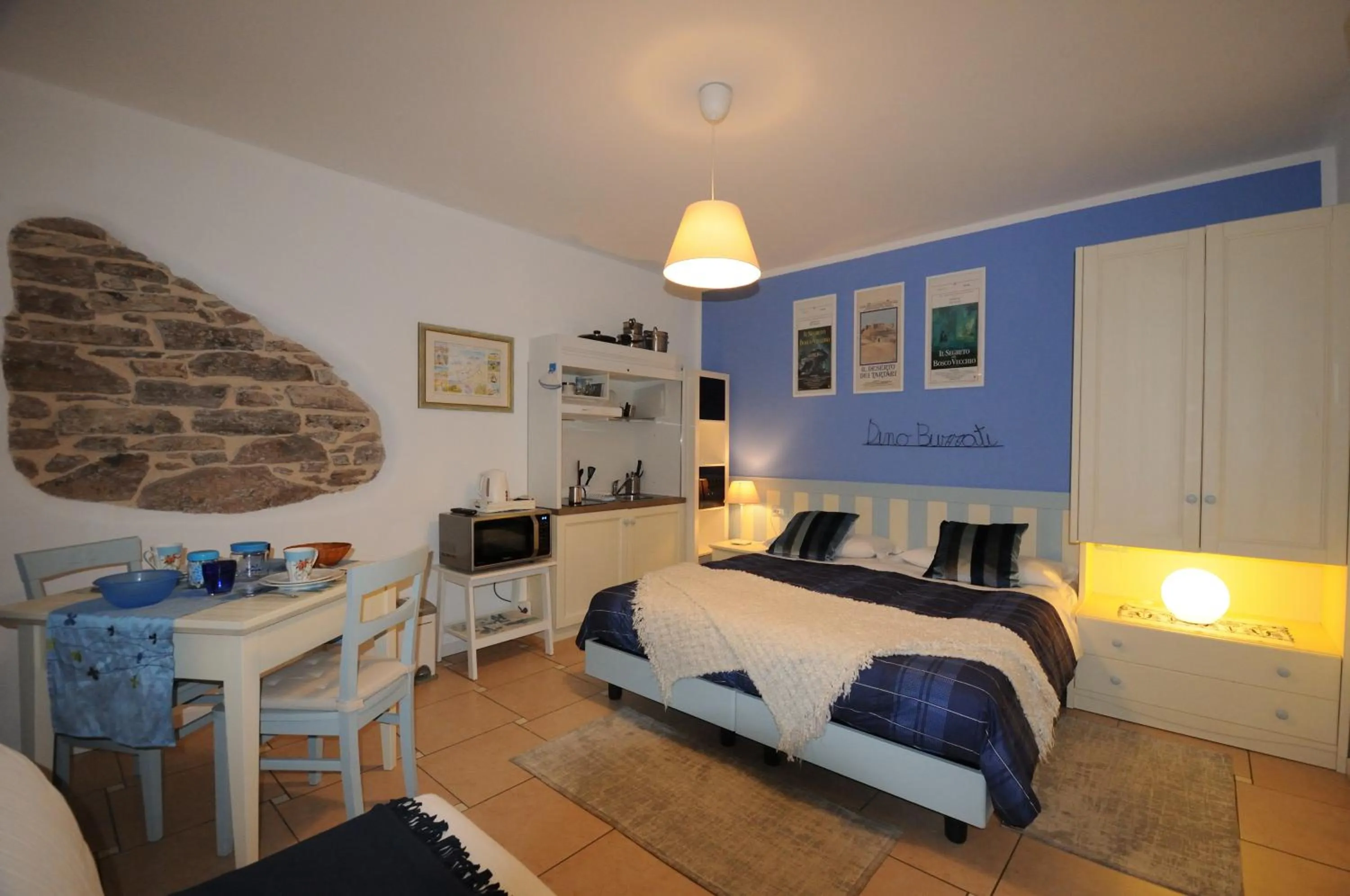 Kitchen or kitchenette, Bed in Casa Novecento "Rooms & apartments"