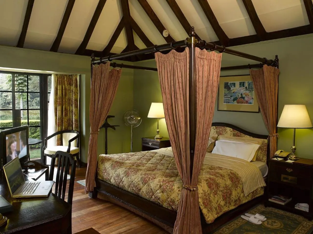 Bed in Windsor Golf Hotel & Country Club