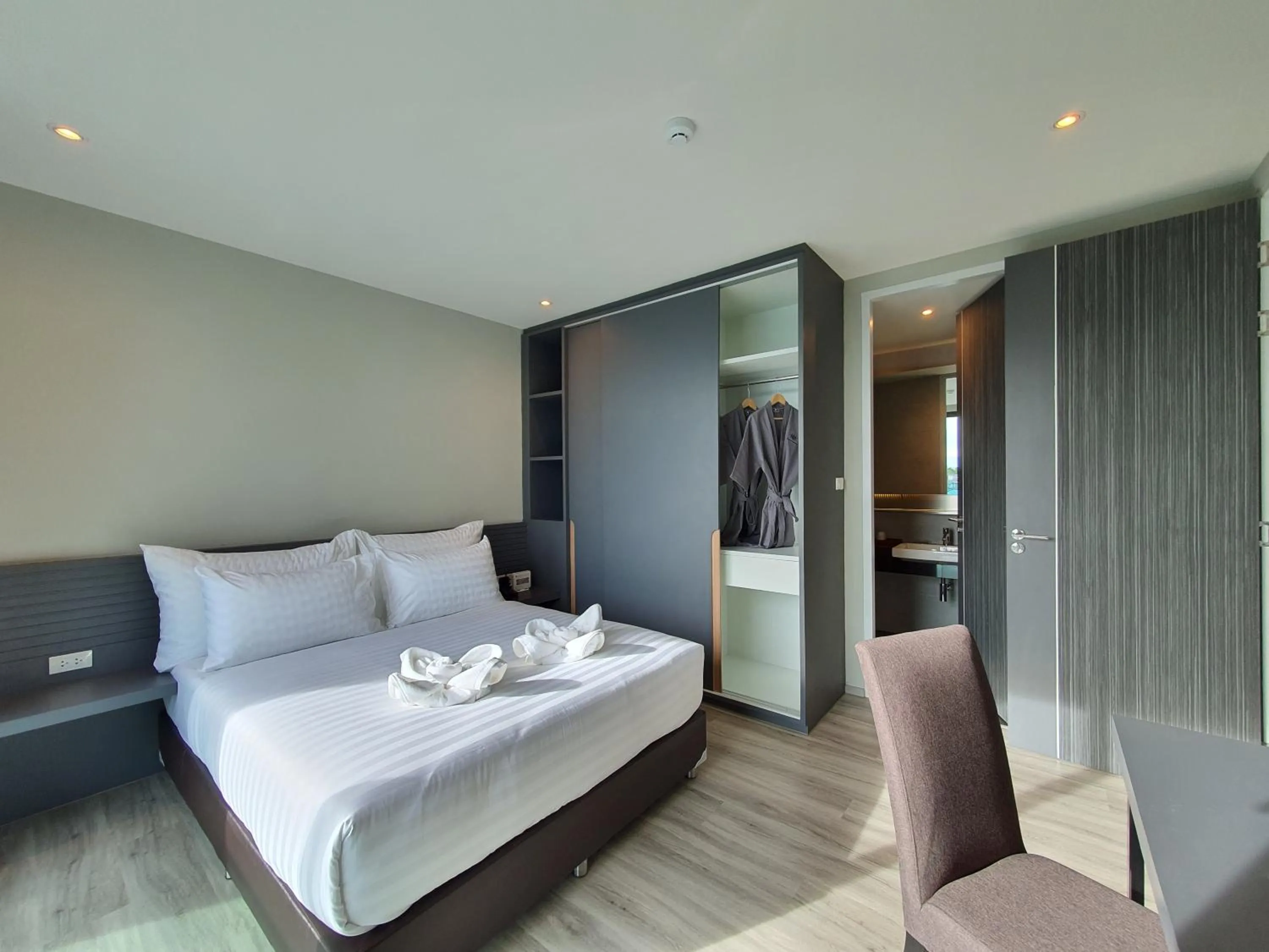 Photo of the whole room, Bed in GOOD DREAM PREMIER